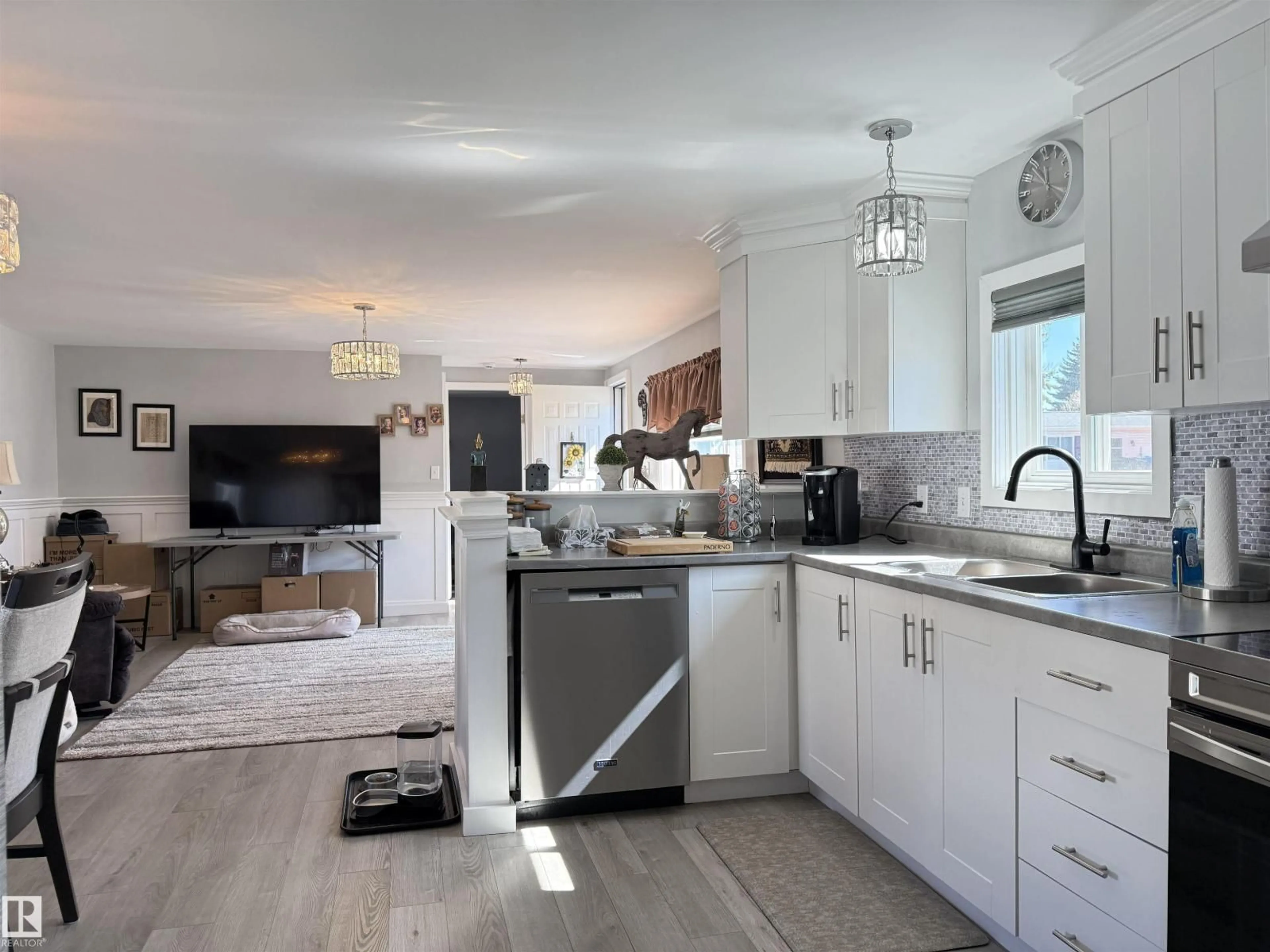 Open concept kitchen, unknown for 50 WILLOW PARK ES, Leduc Alberta T9E5R3