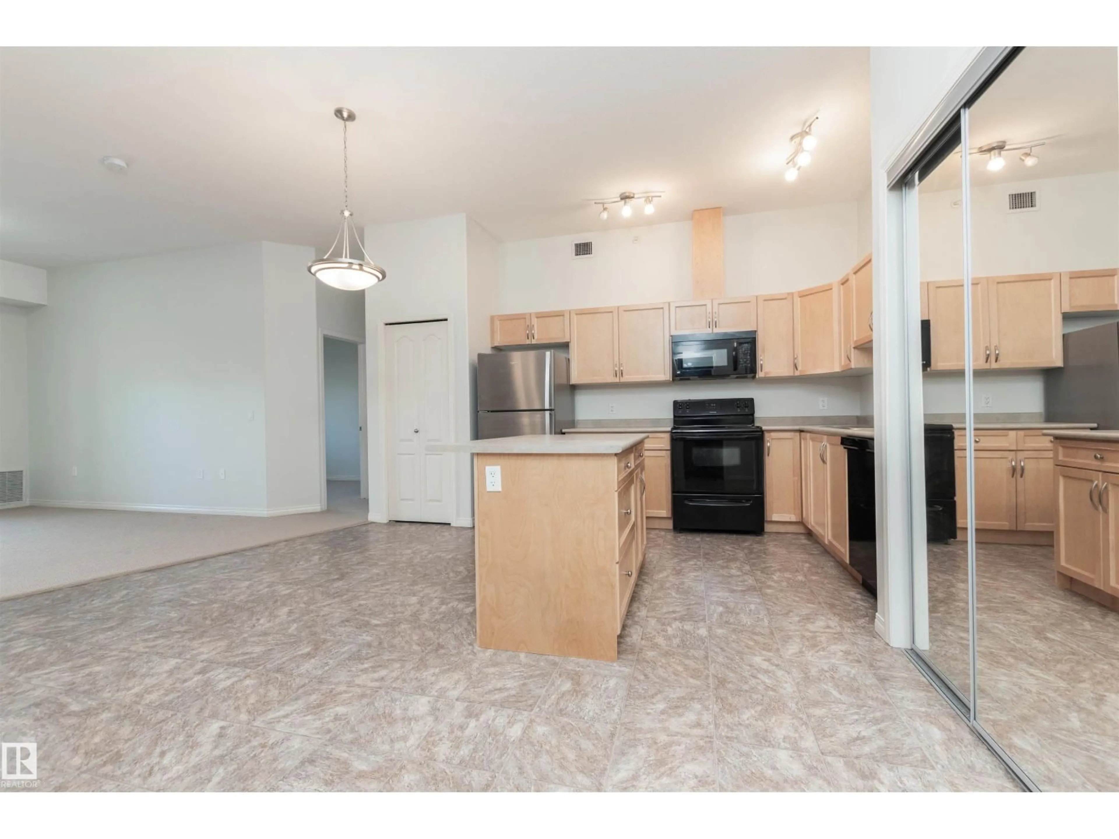 Open concept kitchen, unknown for 417 105 WEST HAVEN DR, Leduc Alberta T9E0R9