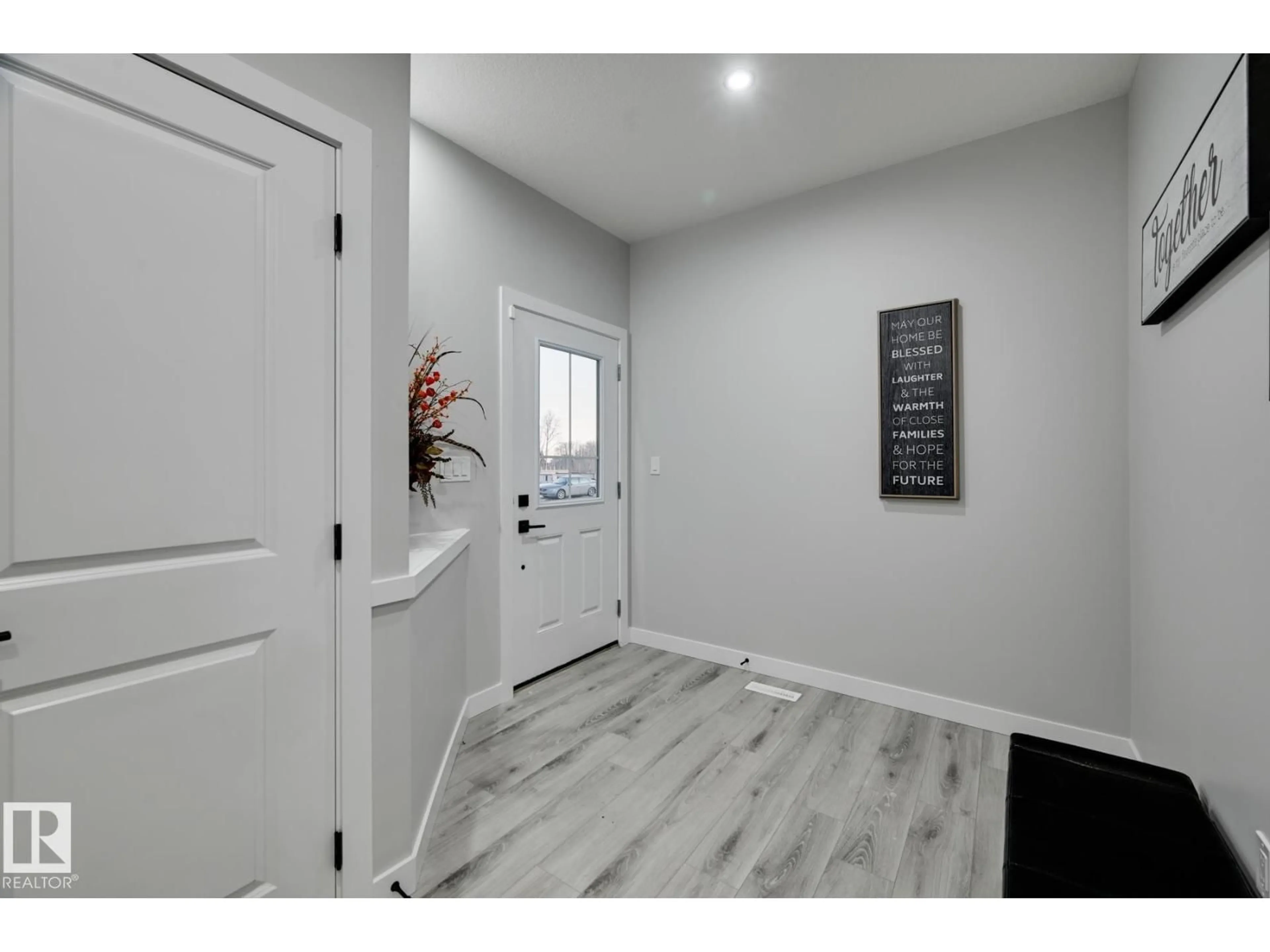 Indoor entryway for NW - 1774 CROSSBILL LO, Edmonton Alberta T5S0W3