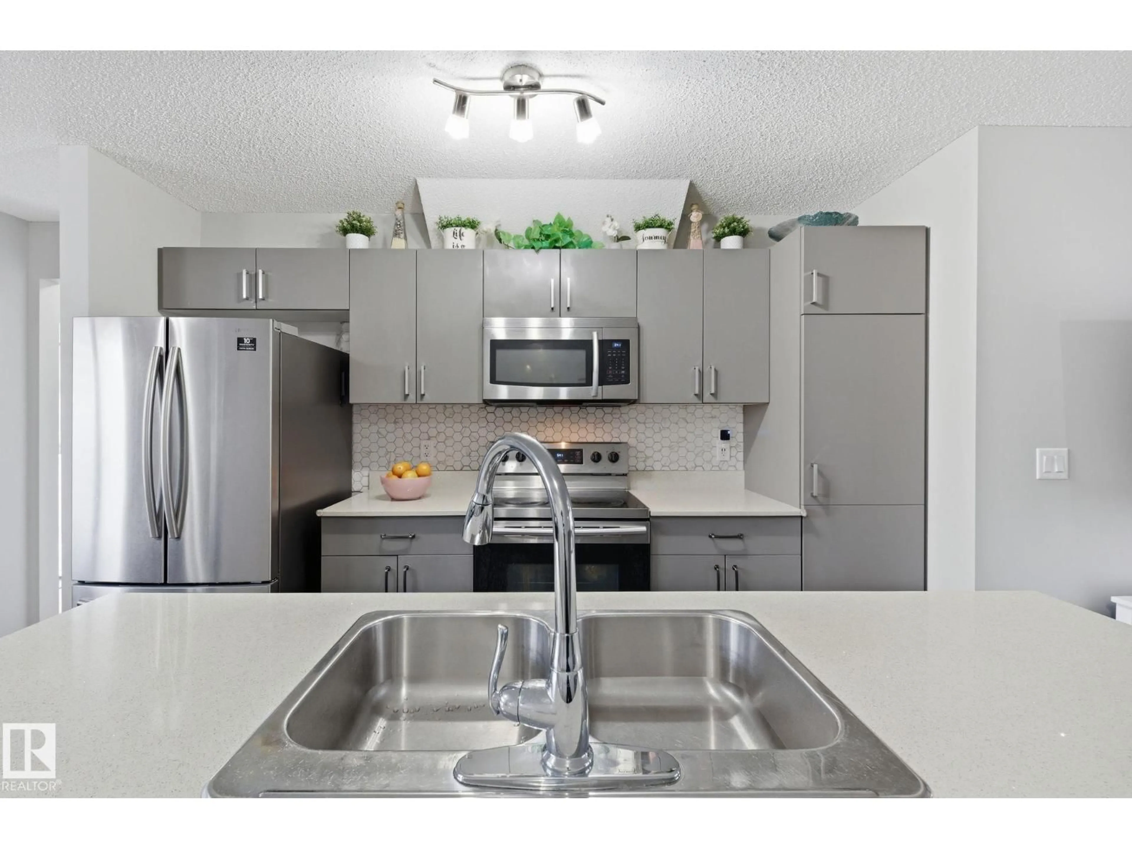 Standard kitchen, unknown for NW - 4636 175 AVE, Edmonton Alberta T5Y4A1