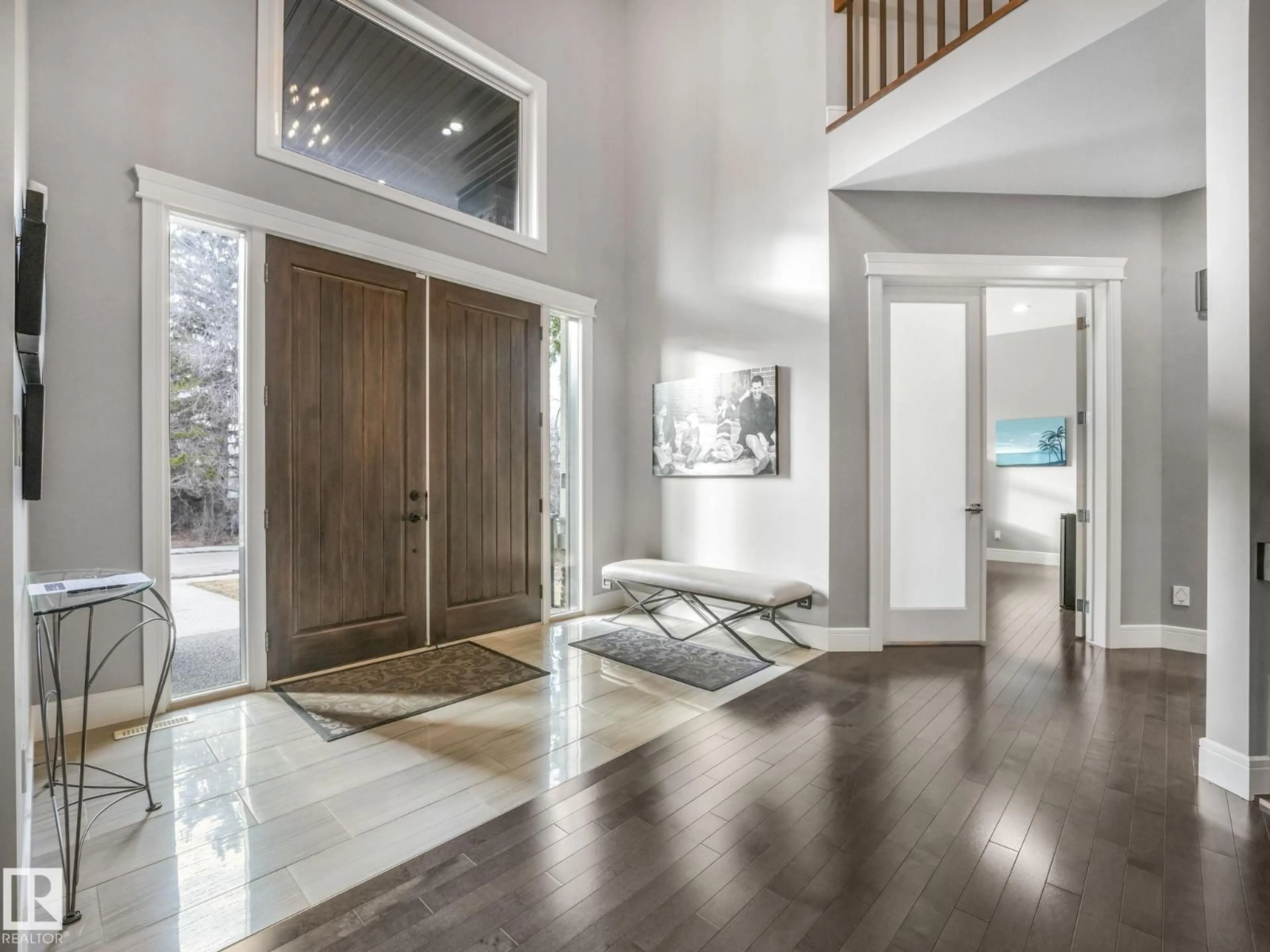 Indoor entryway for 8927 120 ST, Edmonton Alberta T6J1X6