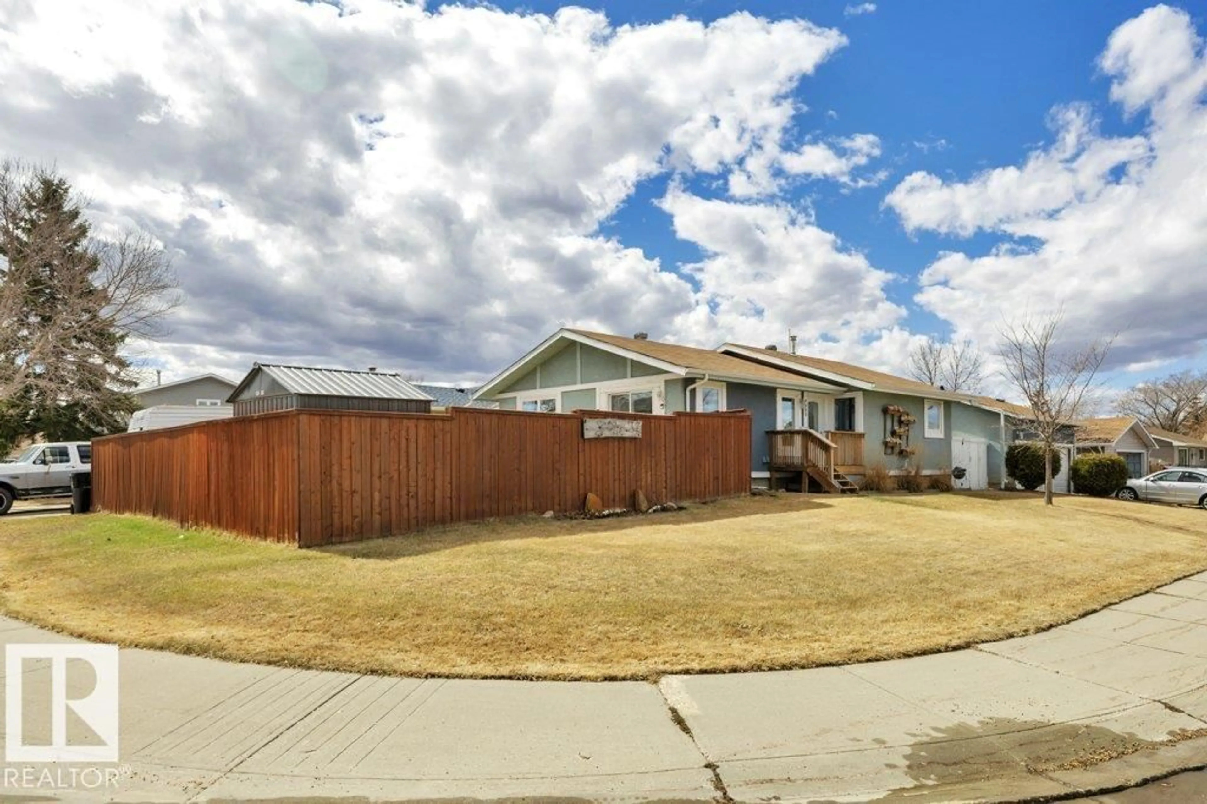 A pic from outside/outdoor area/front of a property/back of a property/a pic from drone, street for 4002 42B AV, Leduc Alberta T9E4X1