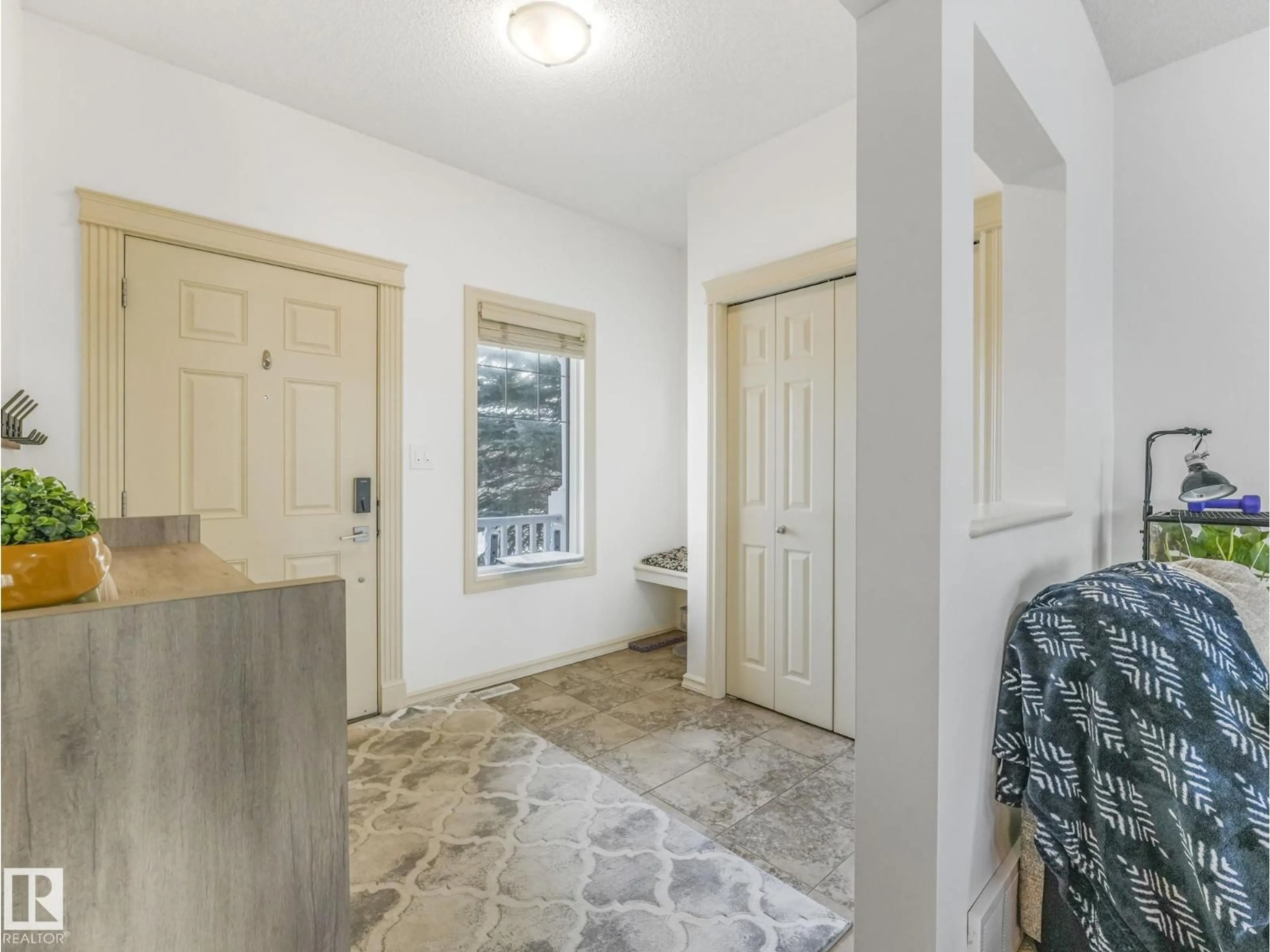 Indoor entryway for SW - 3031 SPENCE WD, Edmonton Alberta T6X1M6