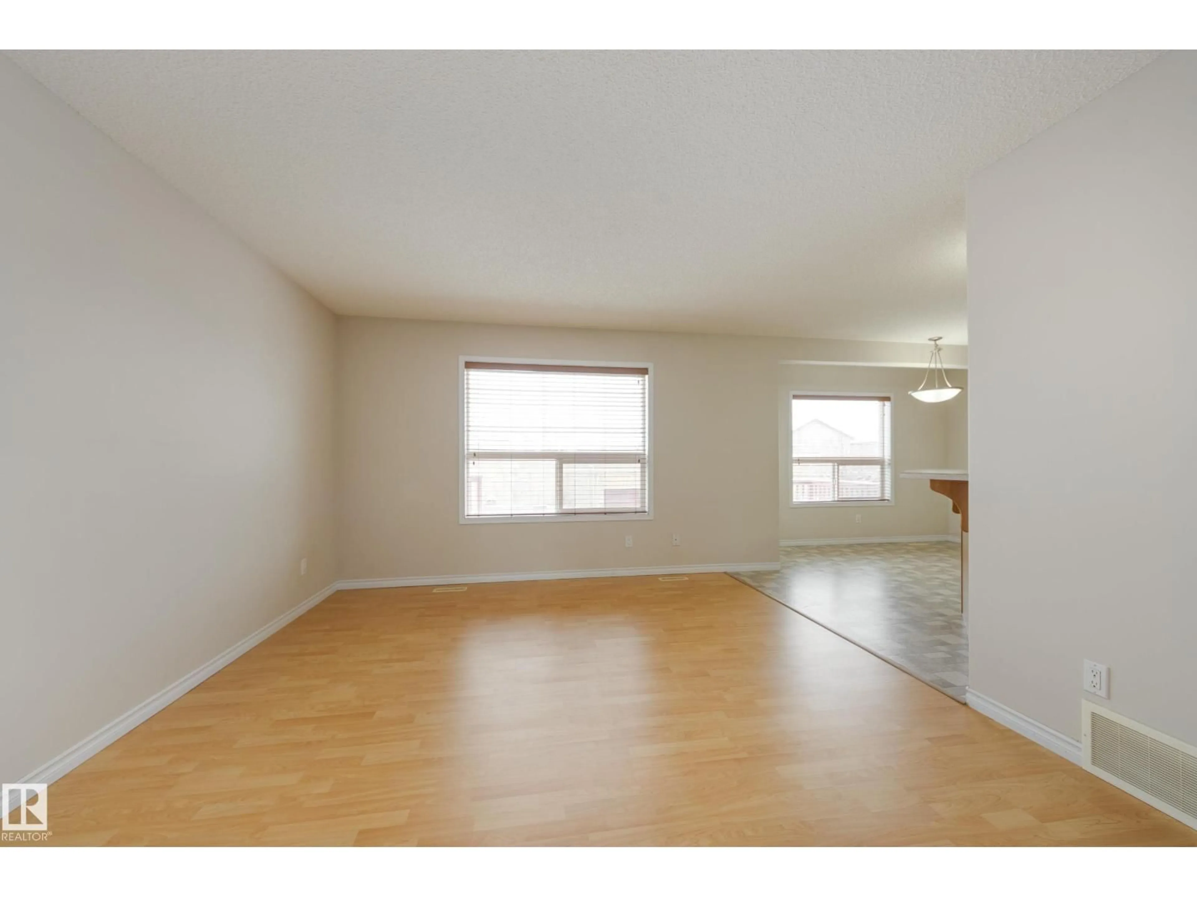 A pic of a room for 16522 56 ST, Edmonton Alberta T5Y3M7