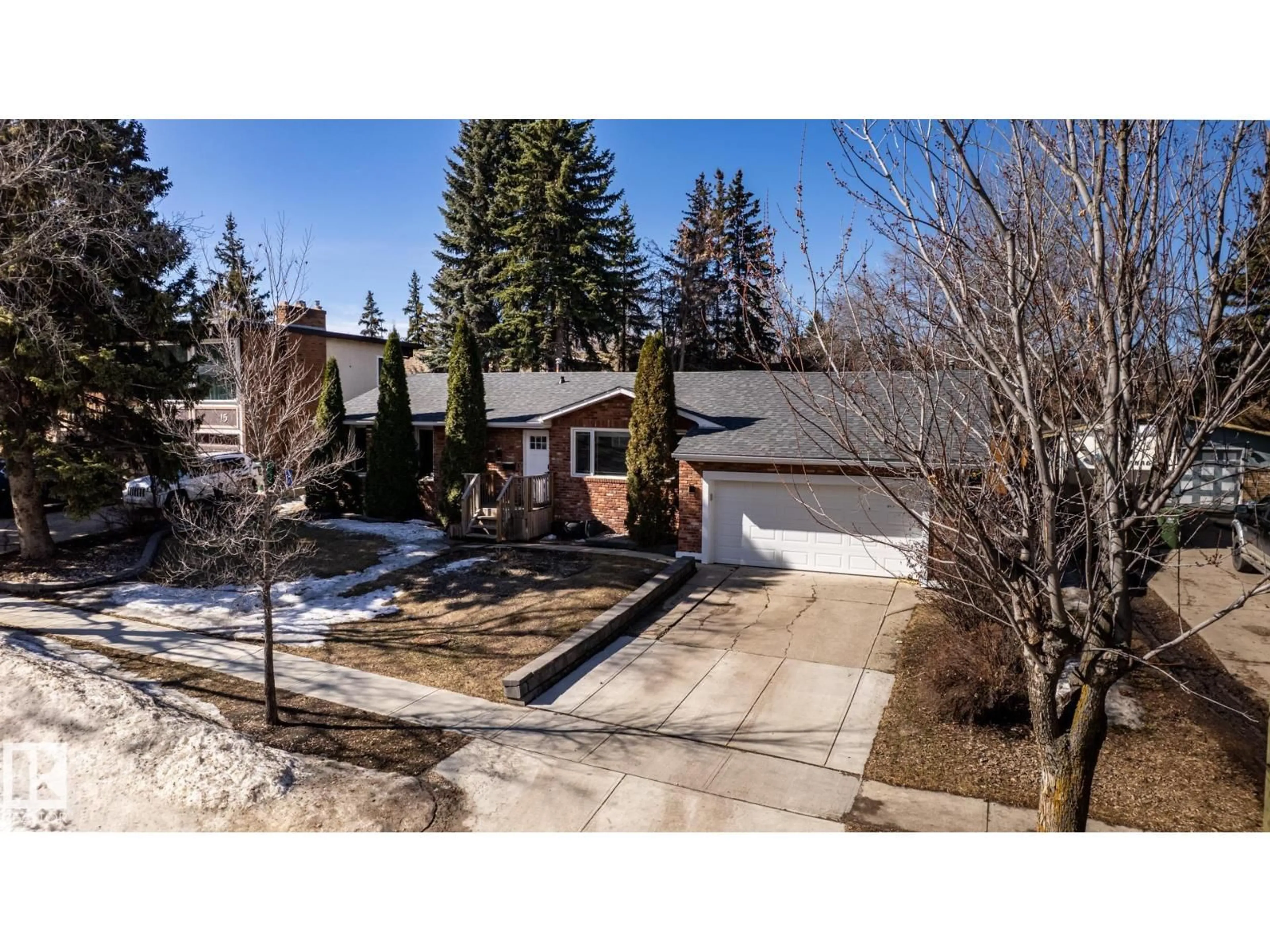 A pic from outside/outdoor area/front of a property/back of a property/a pic from drone, street for 17 SPRUCE CR, St. Albert Alberta T8N0H4