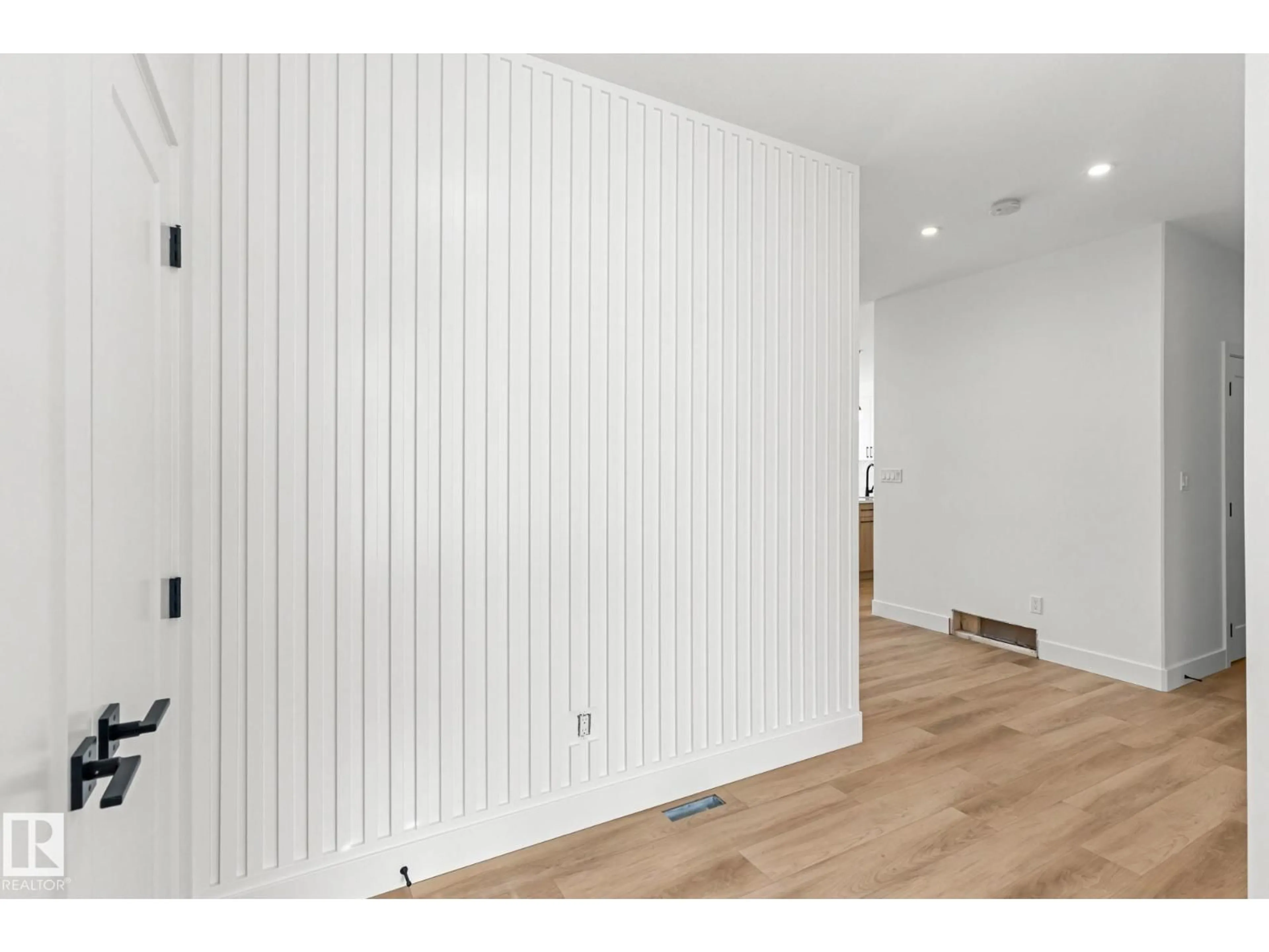 Indoor entryway for 11 ARTHUR WY, Spruce Grove Alberta T7X0Y4