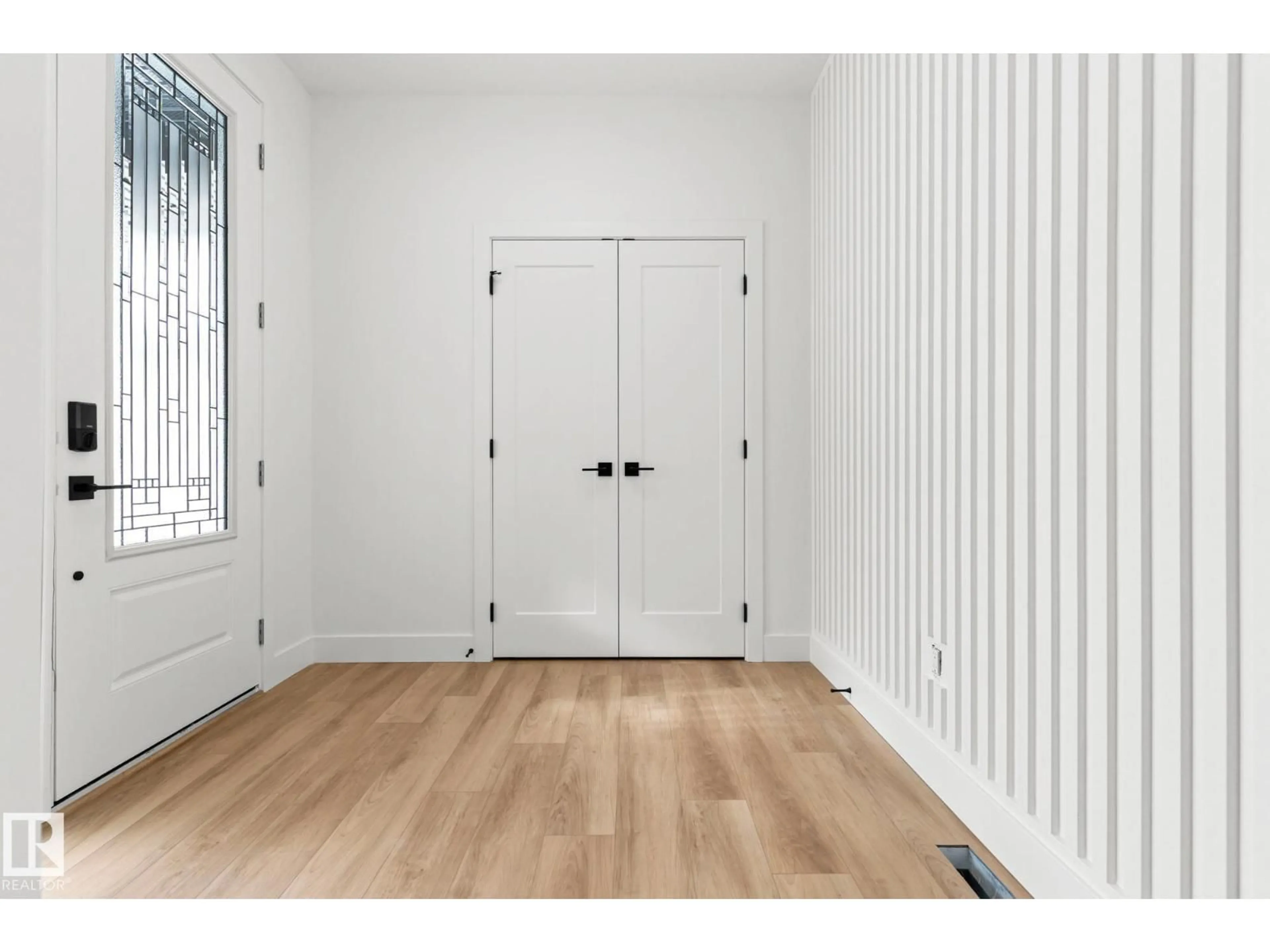 Indoor entryway for 11 ARTHUR WY, Spruce Grove Alberta T7X0Y4