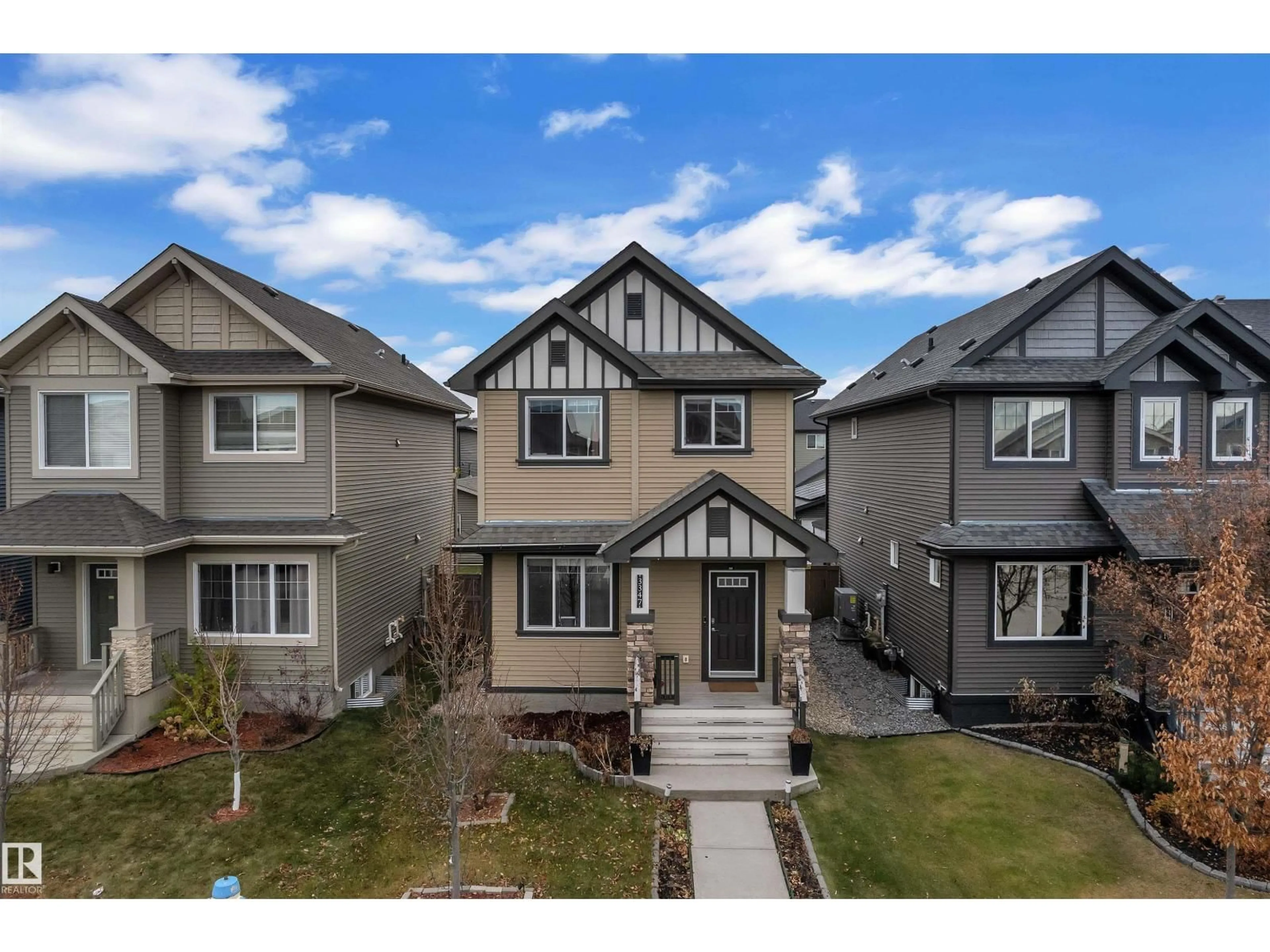 A pic from outside/outdoor area/front of a property/back of a property/a pic from drone, street for 3347 WEIDLE WY, Edmonton Alberta T6X1T2