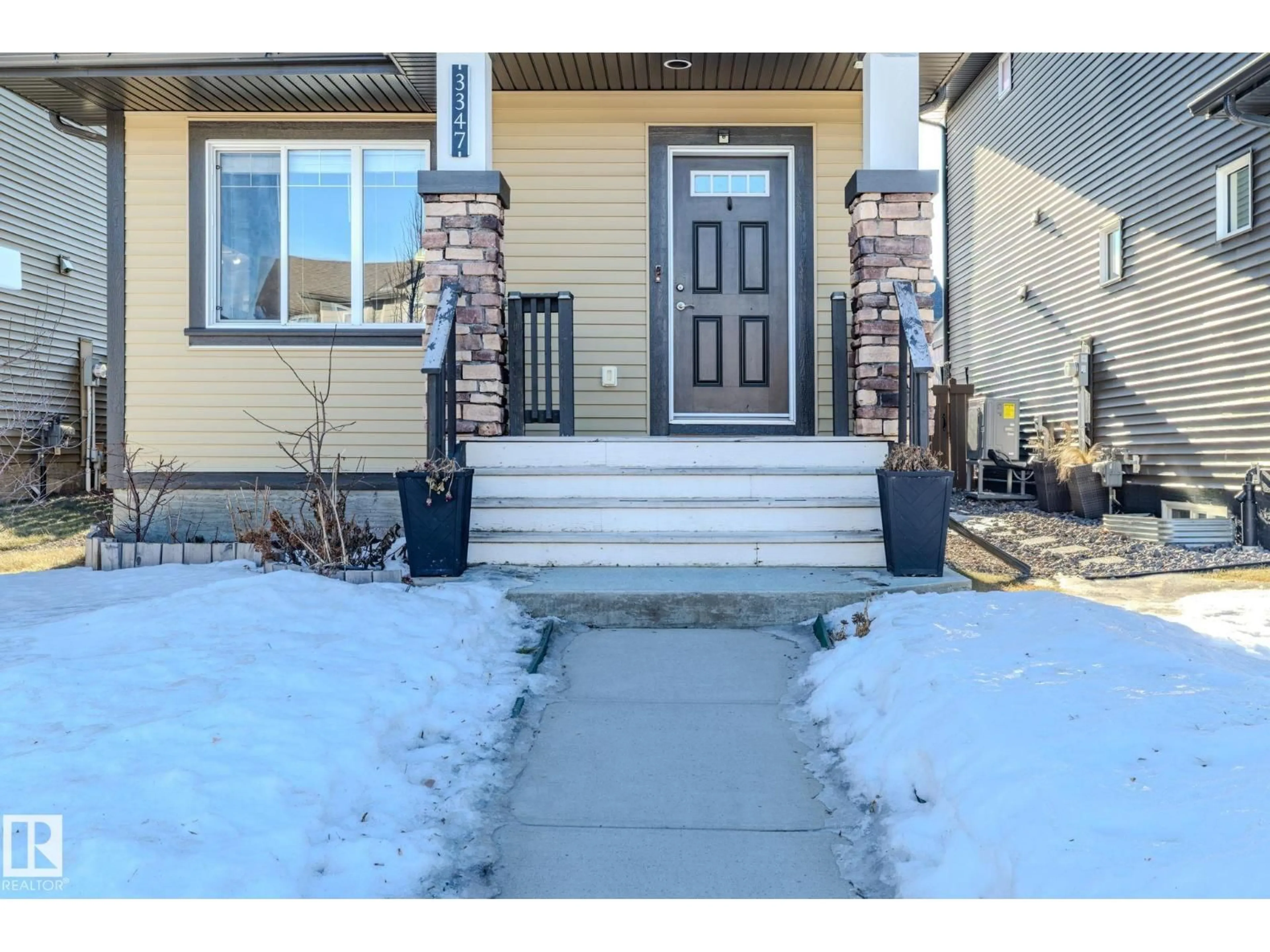 Indoor entryway for 3347 WEIDLE WY, Edmonton Alberta T6X1T2