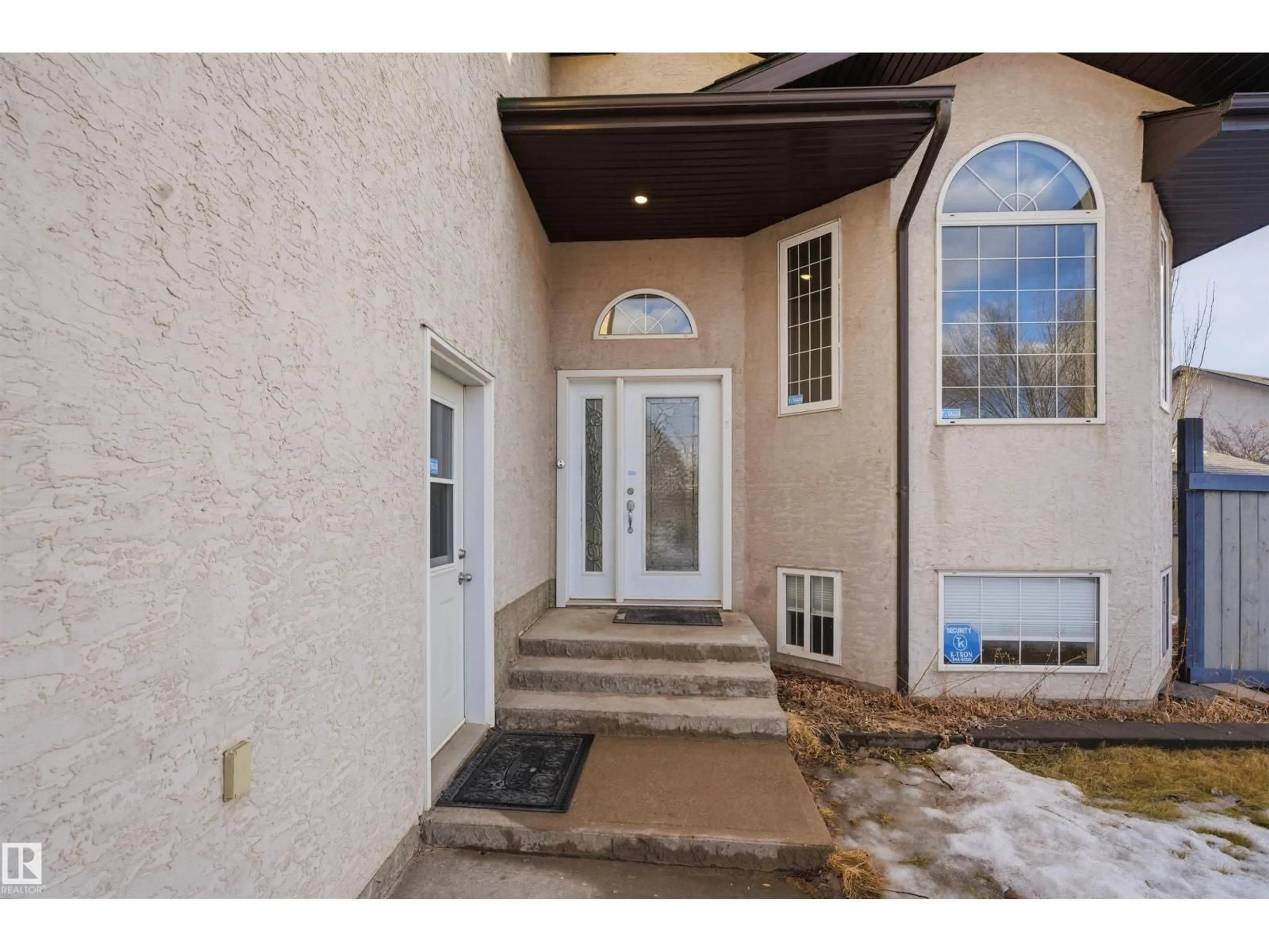 Indoor entryway for 6009 36 AV, Beaumont Alberta T4X1R3
