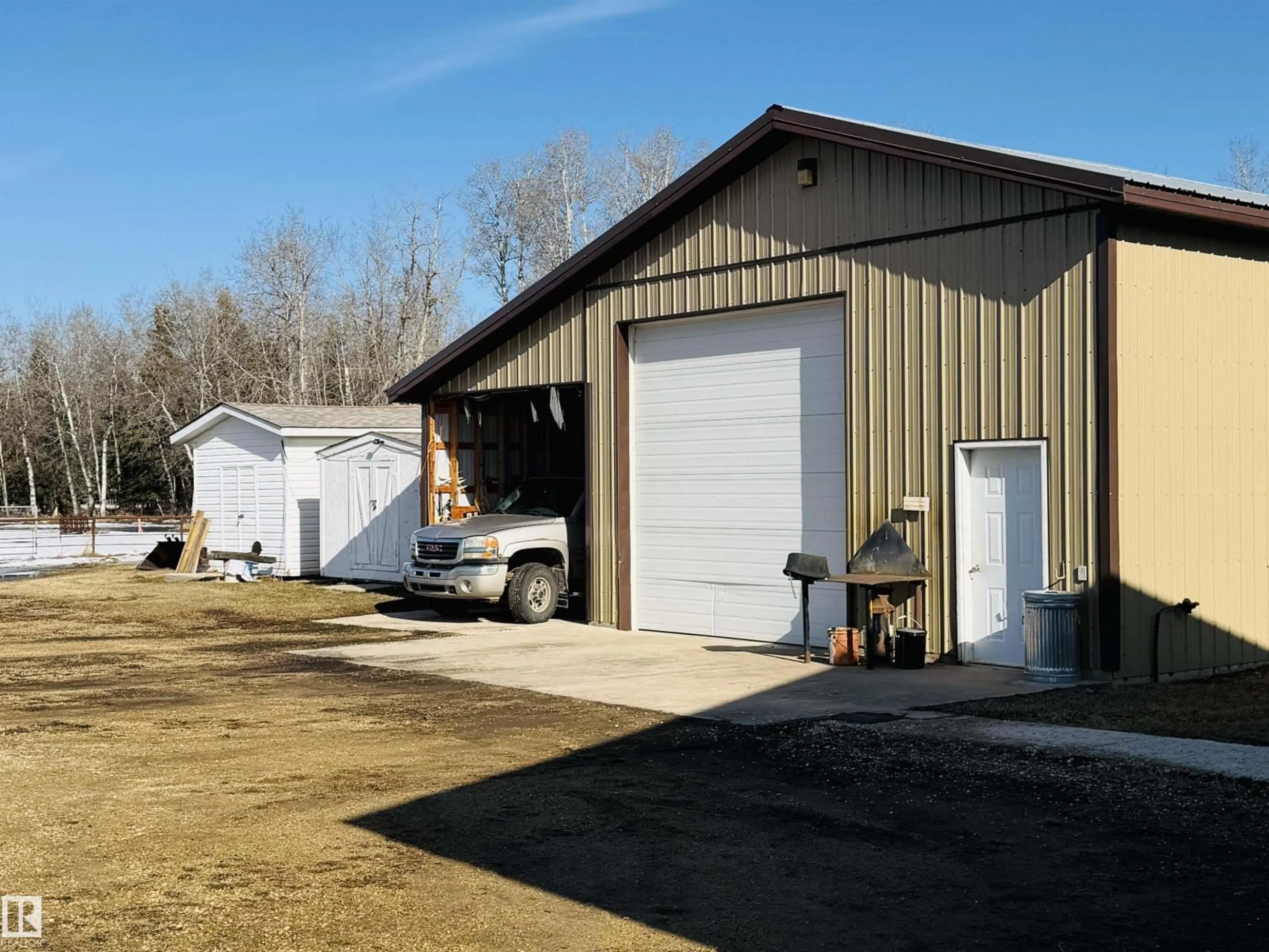 Indoor garage for 622036 RGE RD 63, Rural Woodlands County Alberta T7N1C6