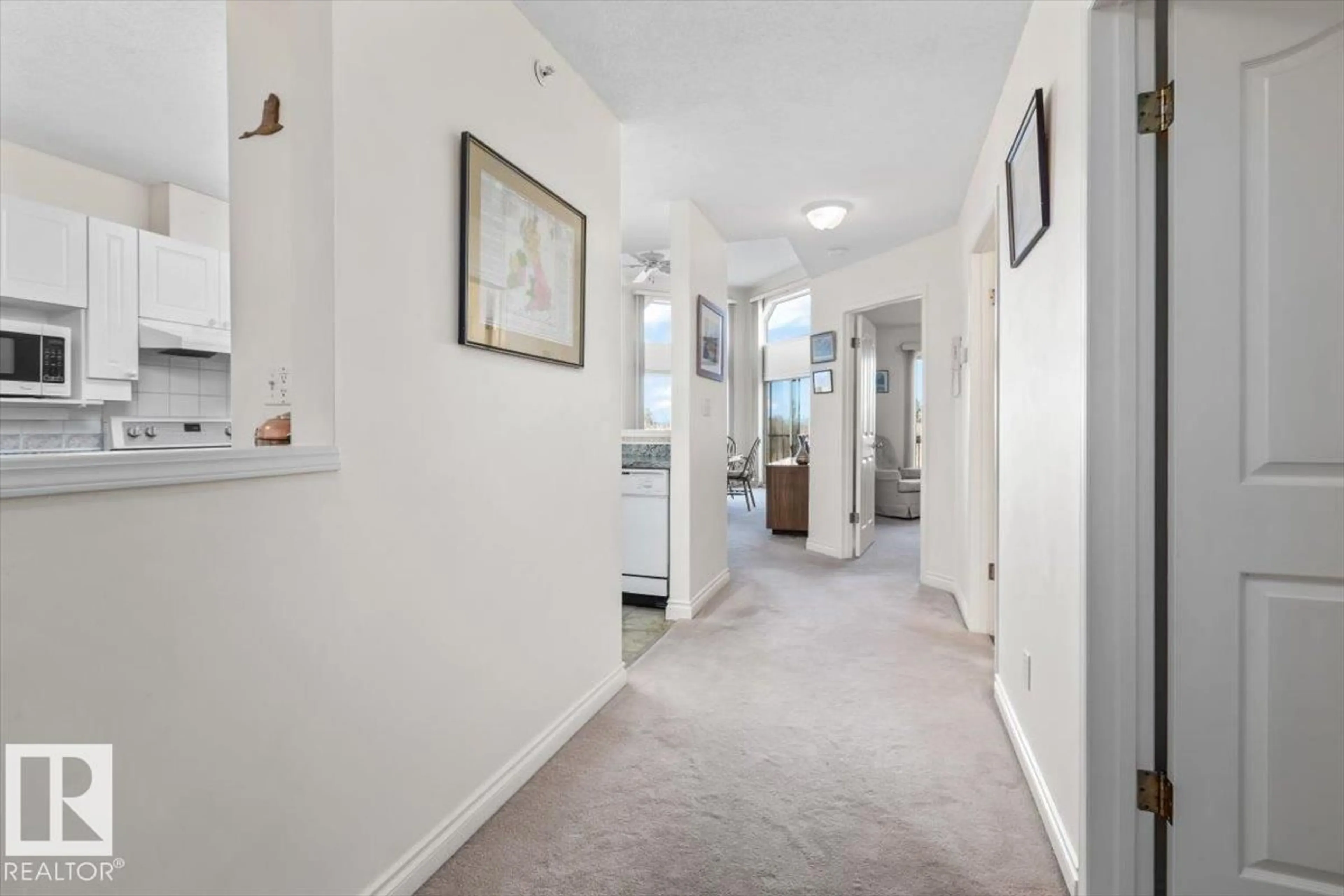 Indoor foyer for 501 GERVAIS RD, St. Albert Alberta T8N5Z1