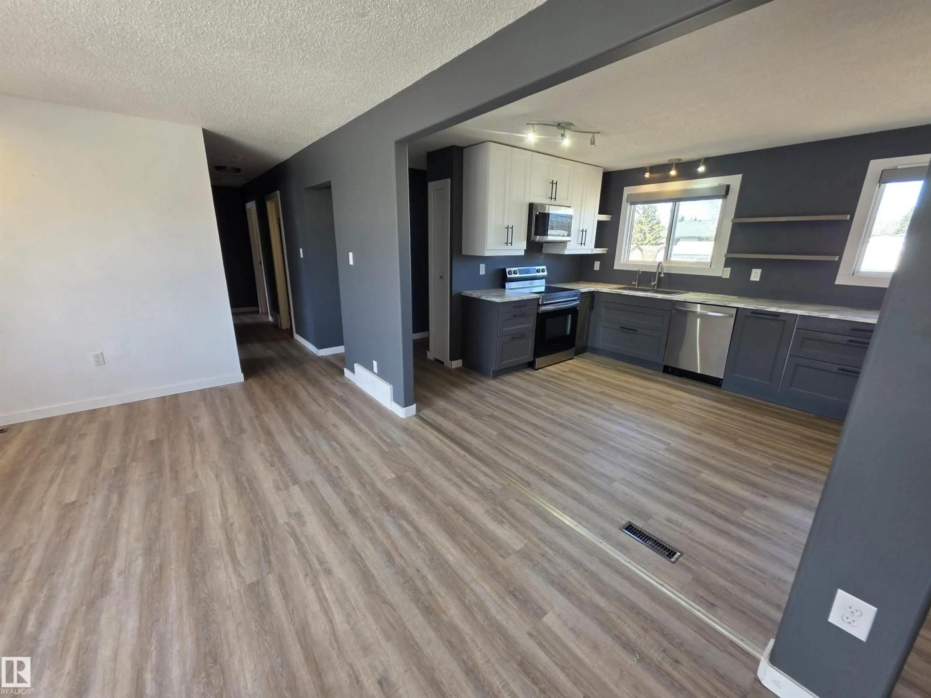 A pic of a room for 4924 50A AV, Entwistle Alberta T0E0S0