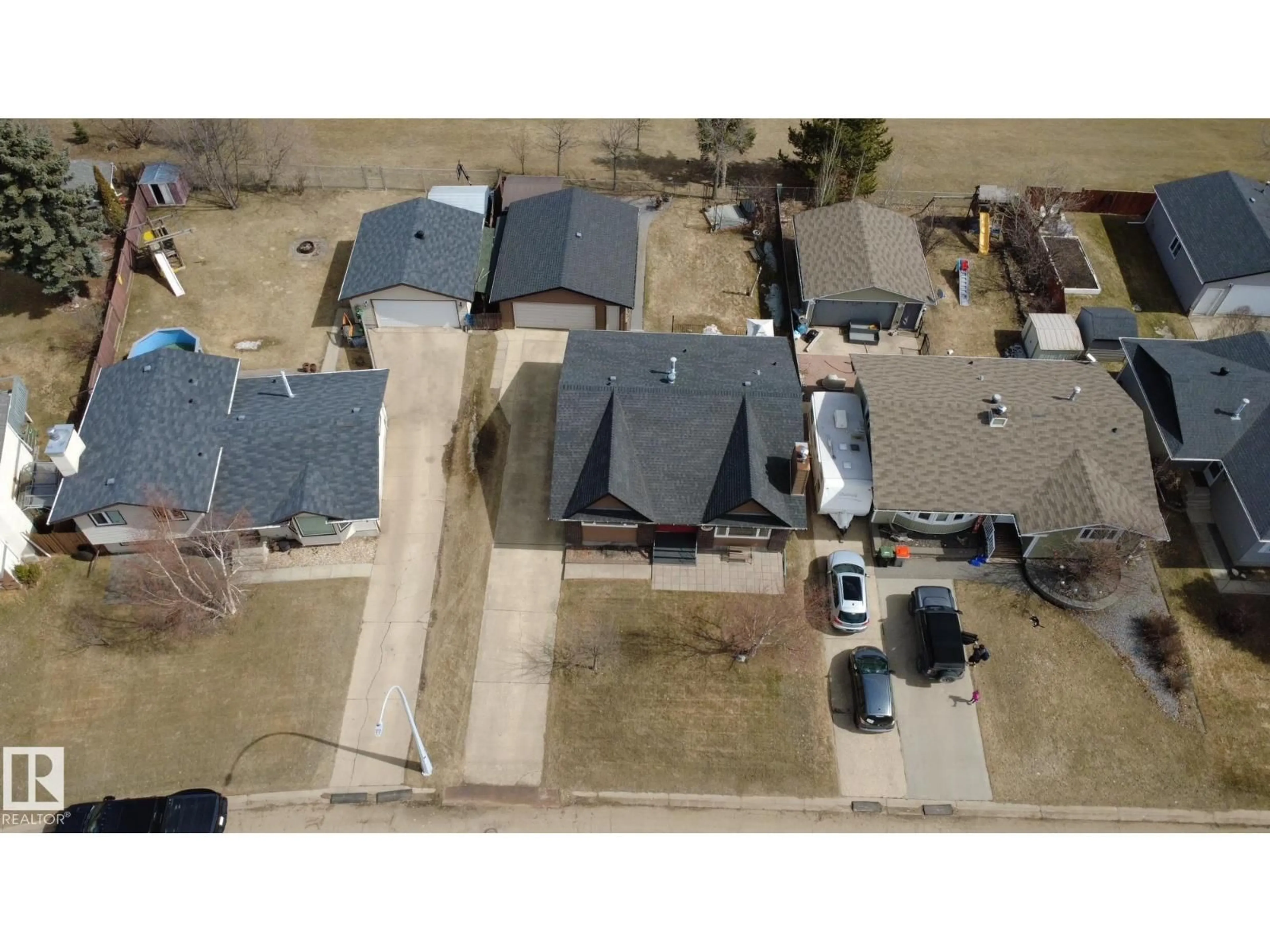 A pic from outside/outdoor area/front of a property/back of a property/a pic from drone, street for 107 HILLSIDE DR, Millet Alberta T0C1Z0