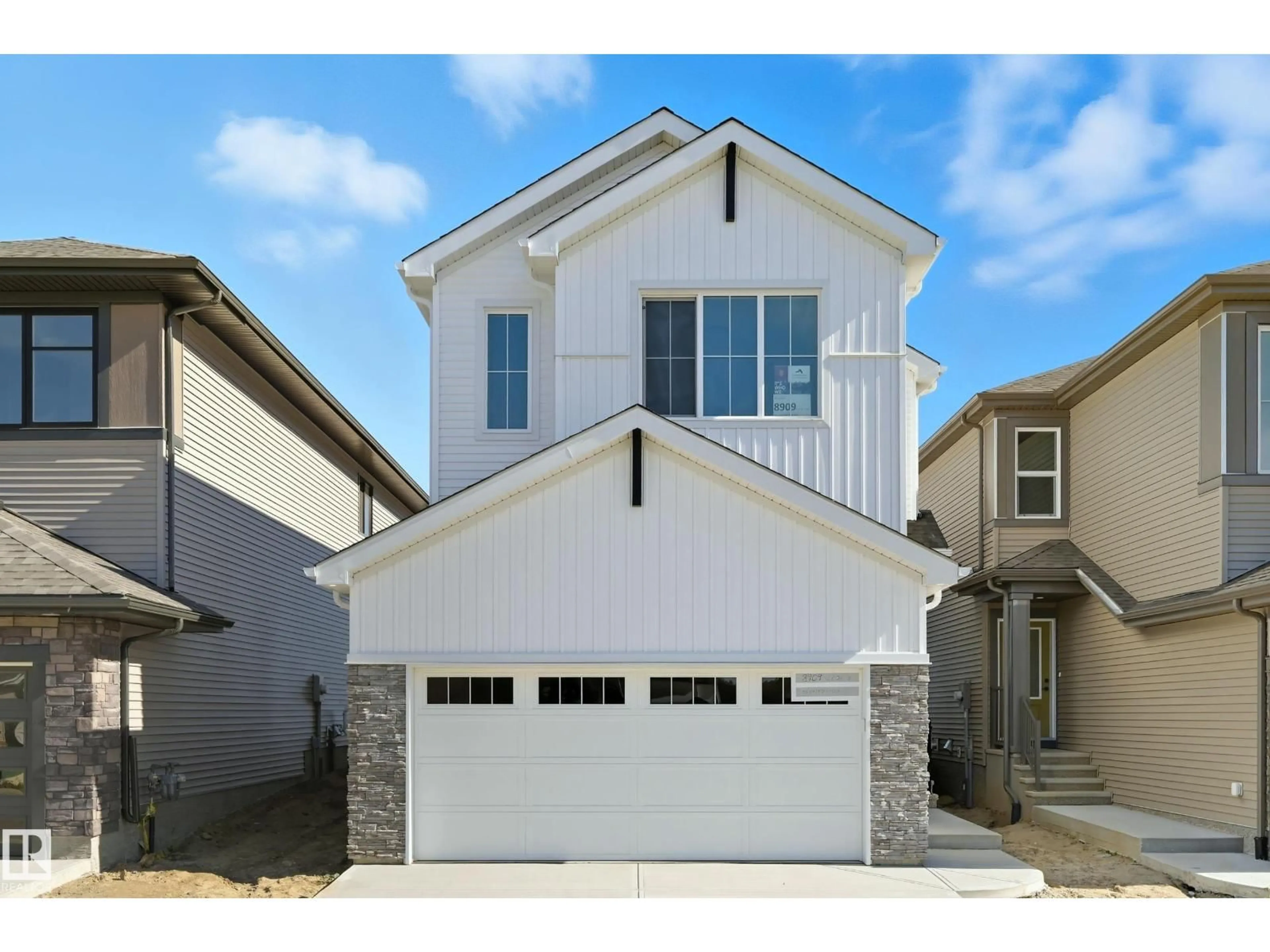 Home with vinyl exterior material, street for NW - 8909 223A ST, Edmonton Alberta T5T7X2