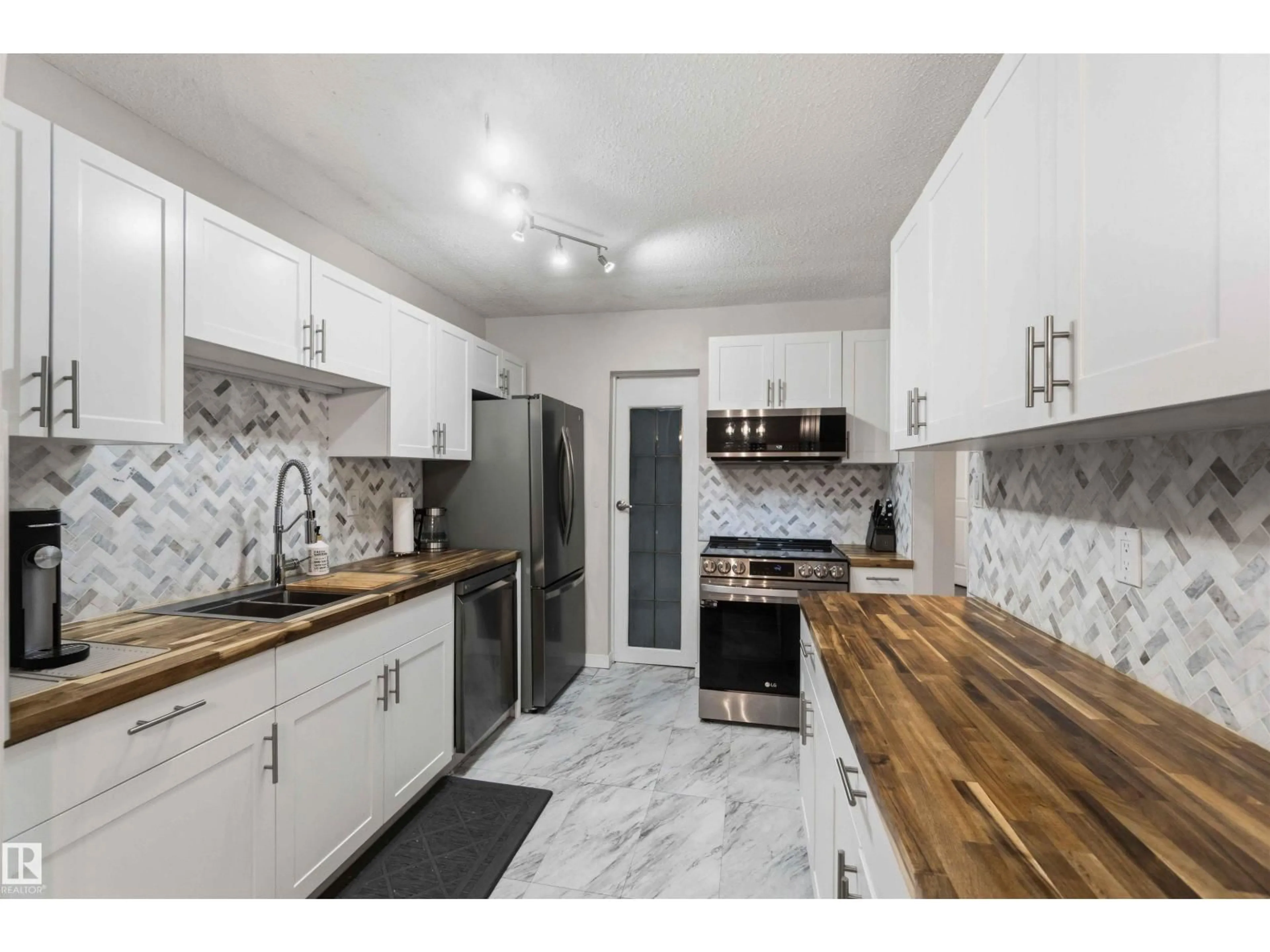 Unknown for 5740 172 ST, Edmonton Alberta T6M1B4