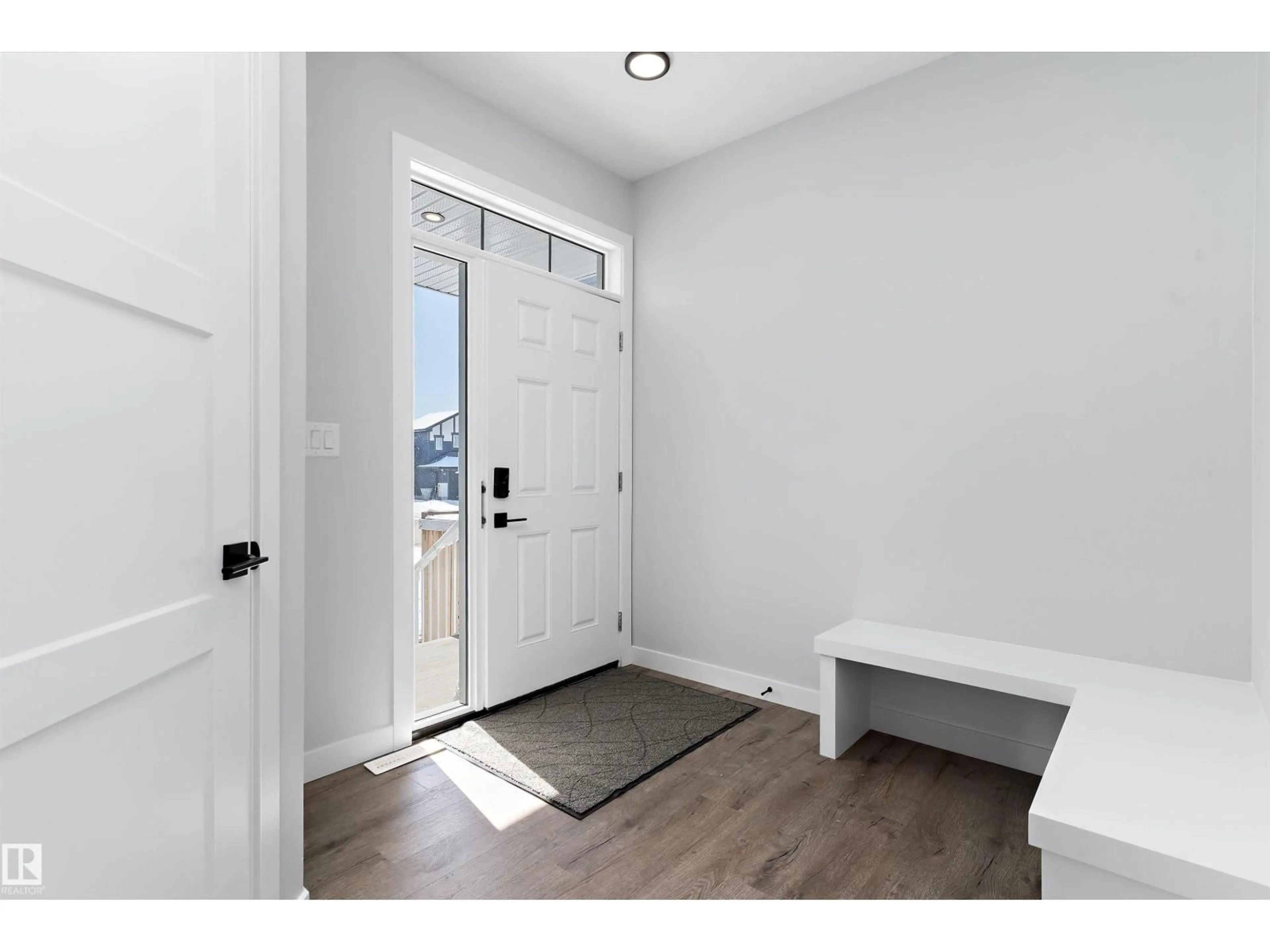 Indoor entryway for 76 MAPLE CR, Gibbons Alberta T0A1N0