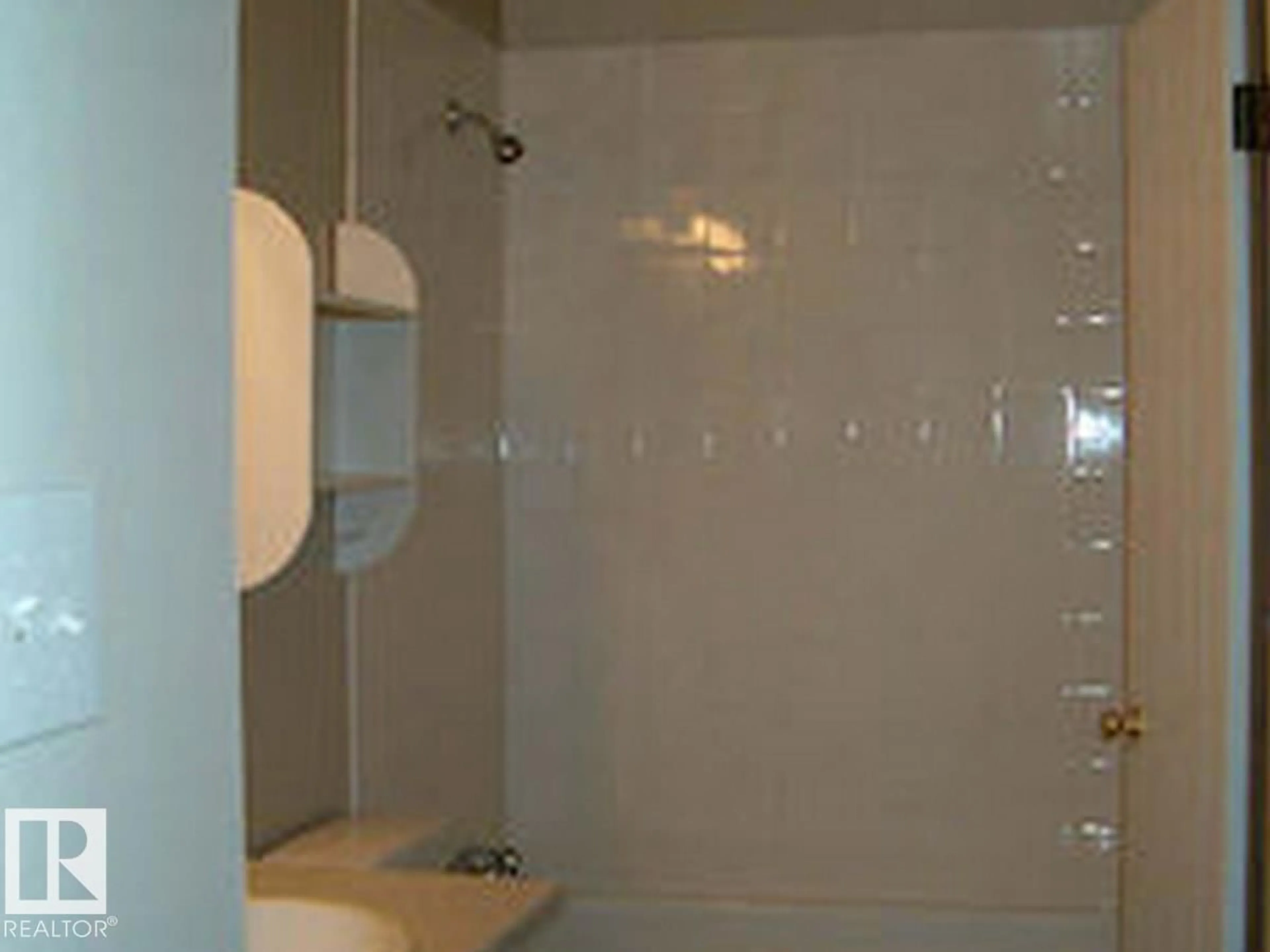 Standard bathroom, ceramic/tile floor for #10 - 2703 79 ST NW, Edmonton Alberta T8A3K4