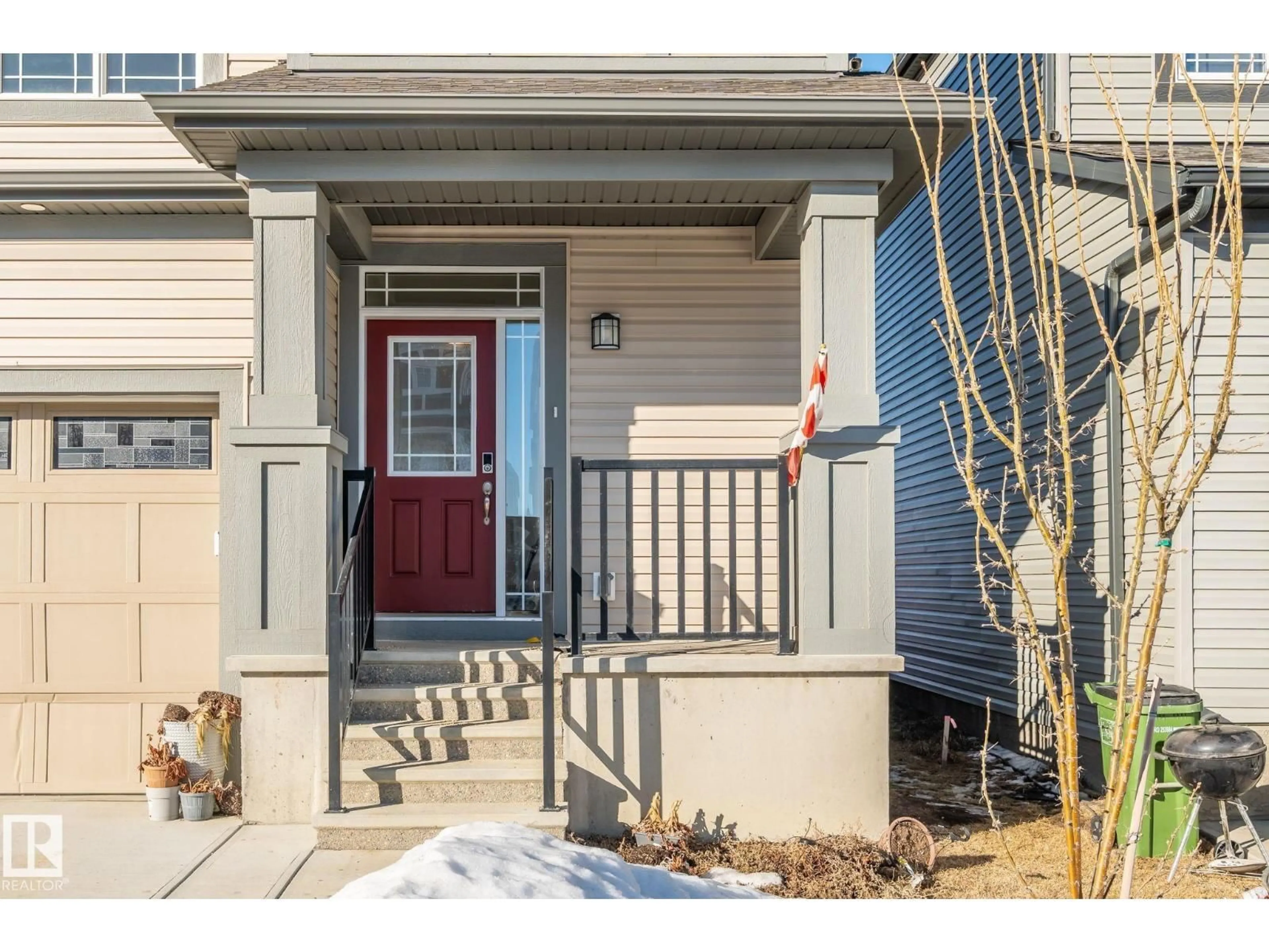 Indoor entryway for 20612 22 AV, Edmonton Alberta T6M1N3