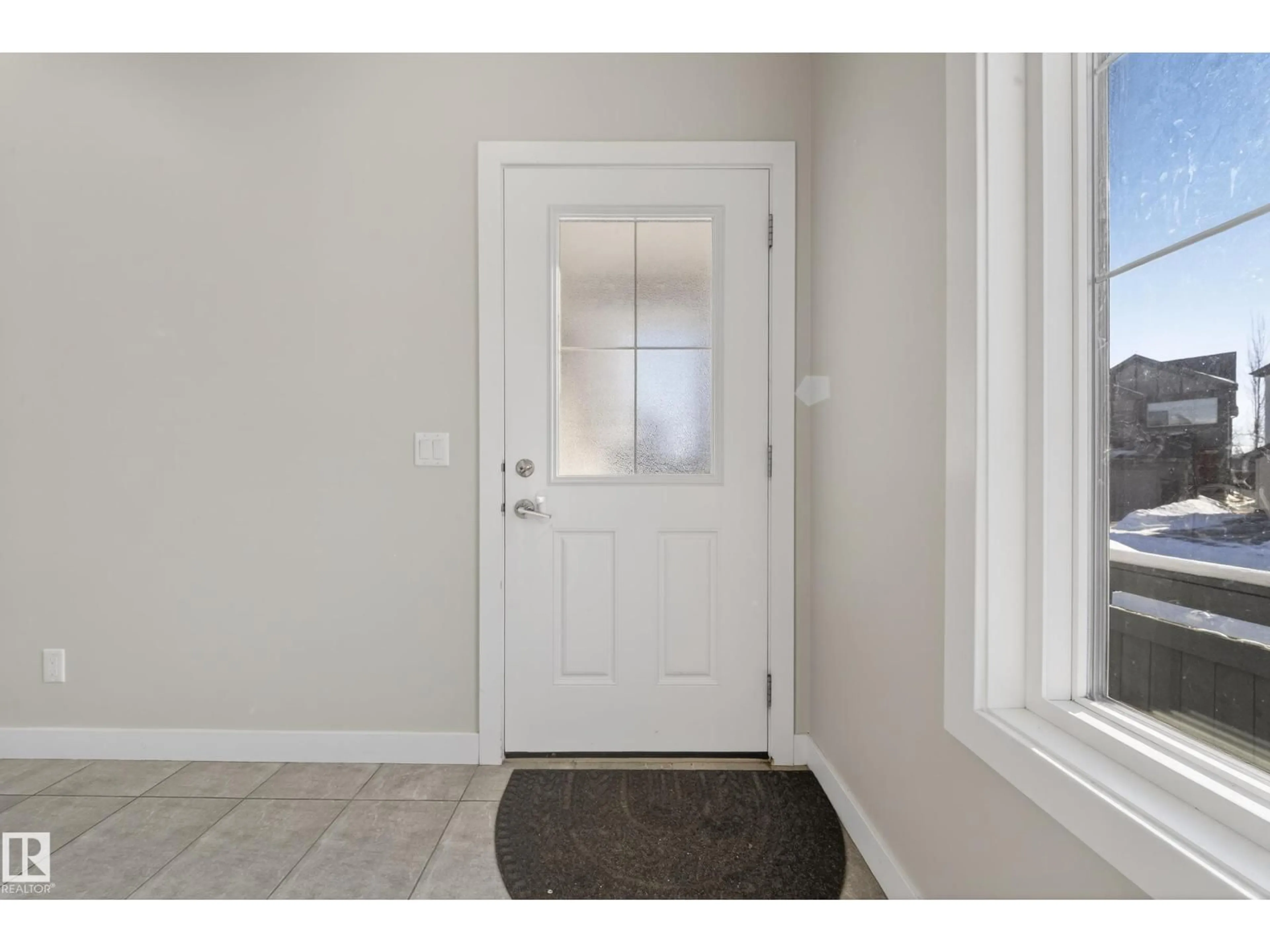 Indoor entryway for 1234 DANIELS CR, Edmonton Alberta T6W3V6