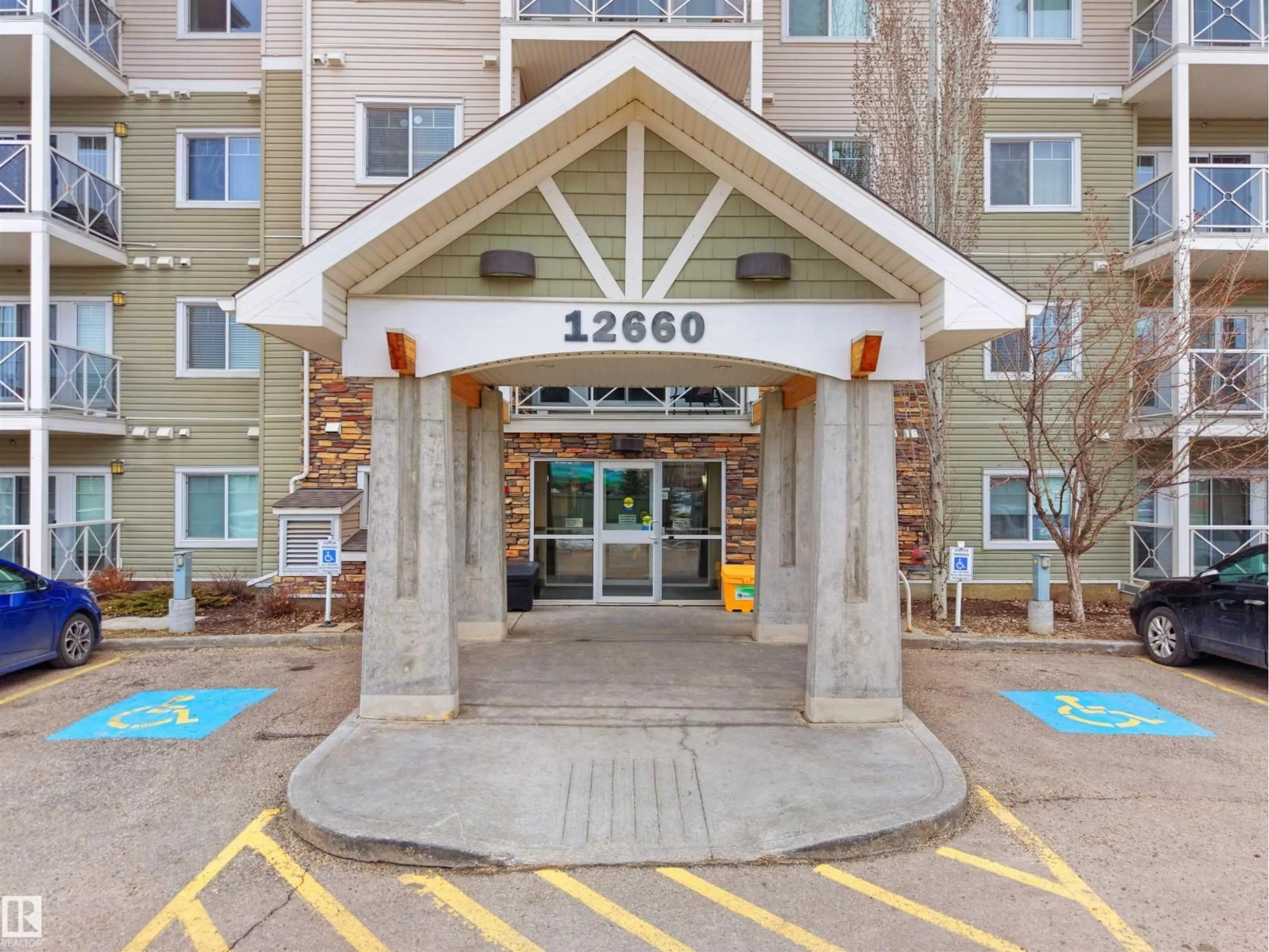 Indoor foyer for #106 - 12660 142 AVENUE AV, Edmonton Alberta T5X0J5