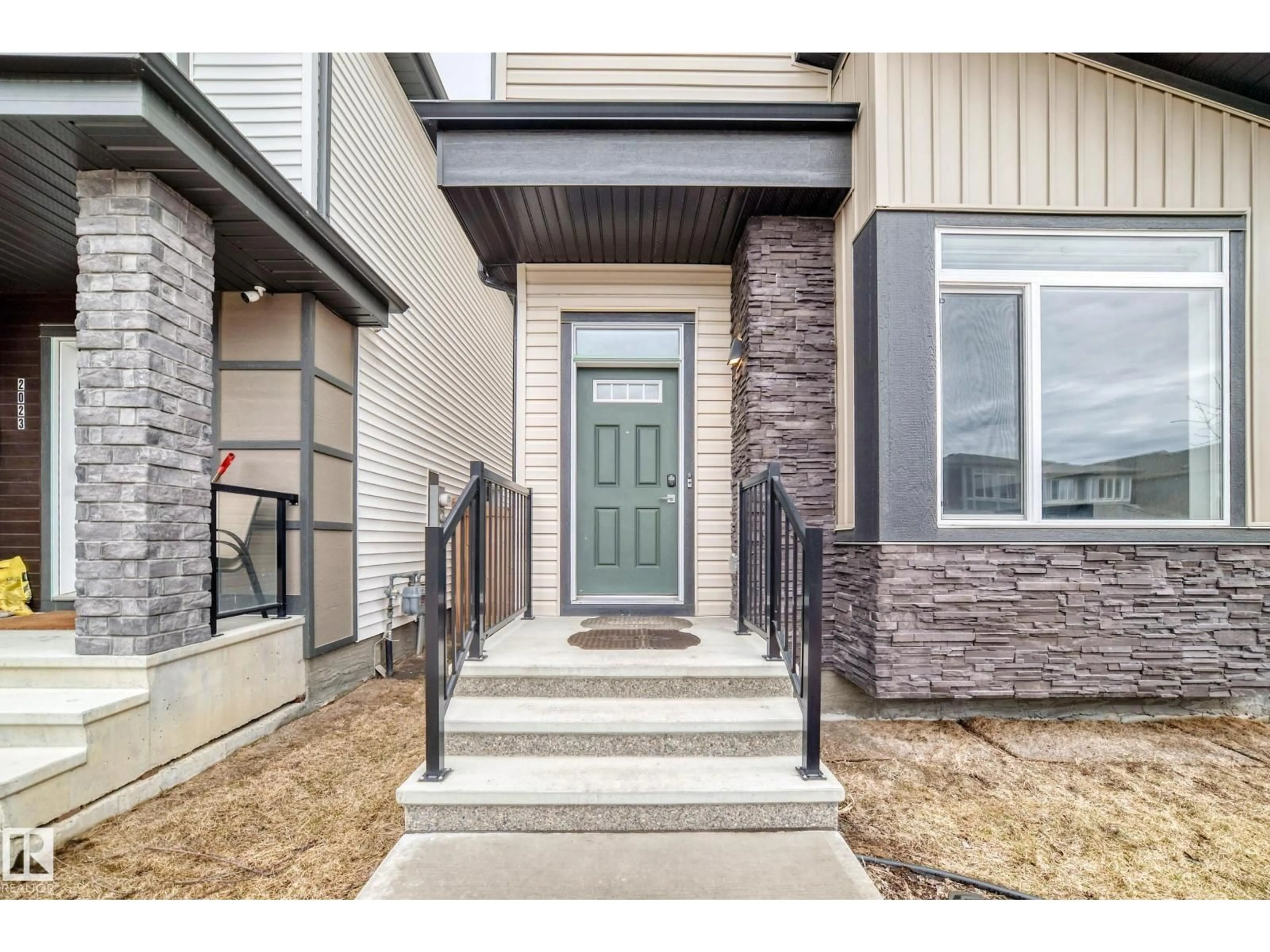 Unknown for SW - 2027 160 ST, Edmonton Alberta T6W4E7