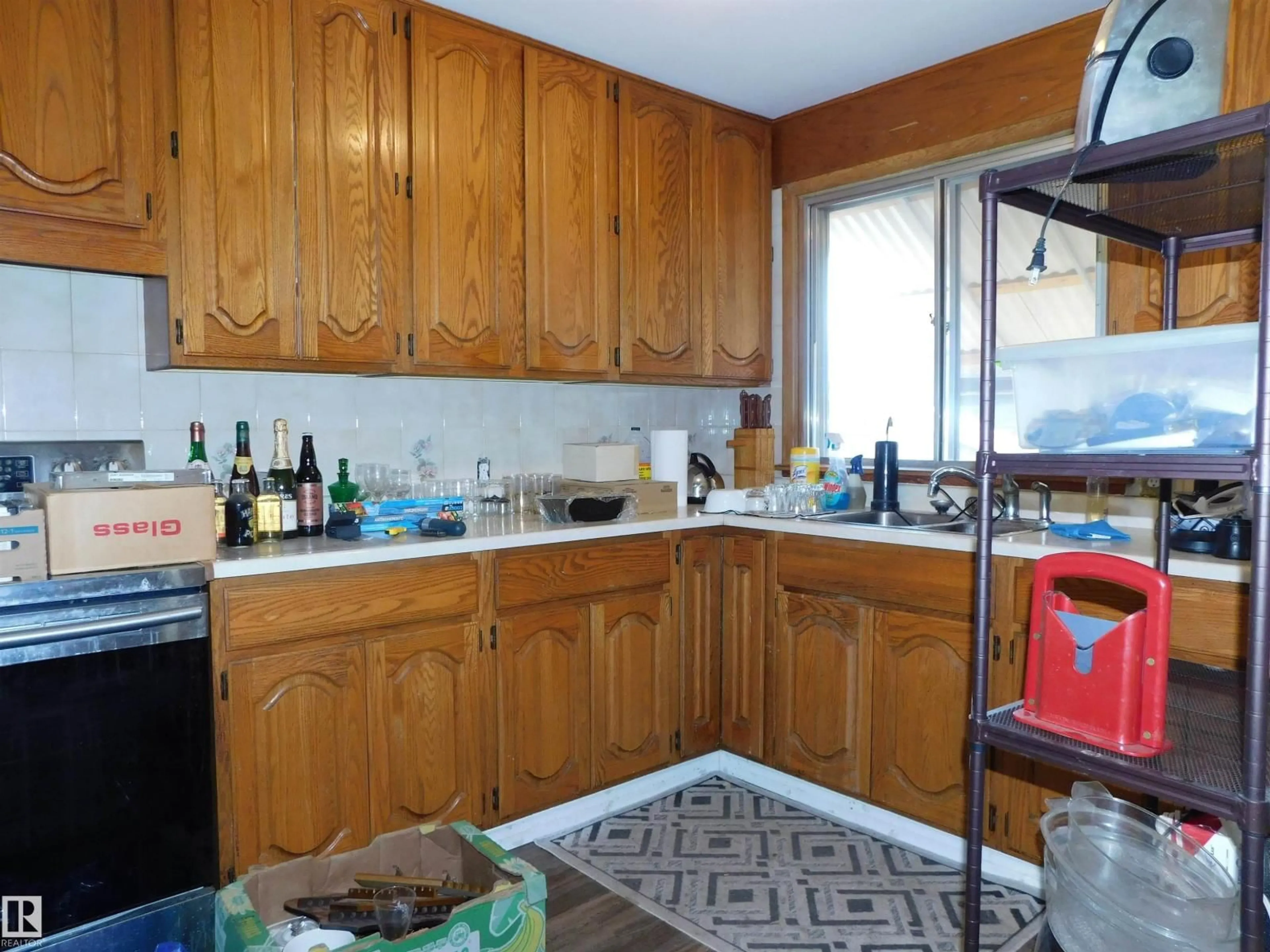 Standard kitchen, unknown for 12356 132 ST, Edmonton Alberta T5L1P8