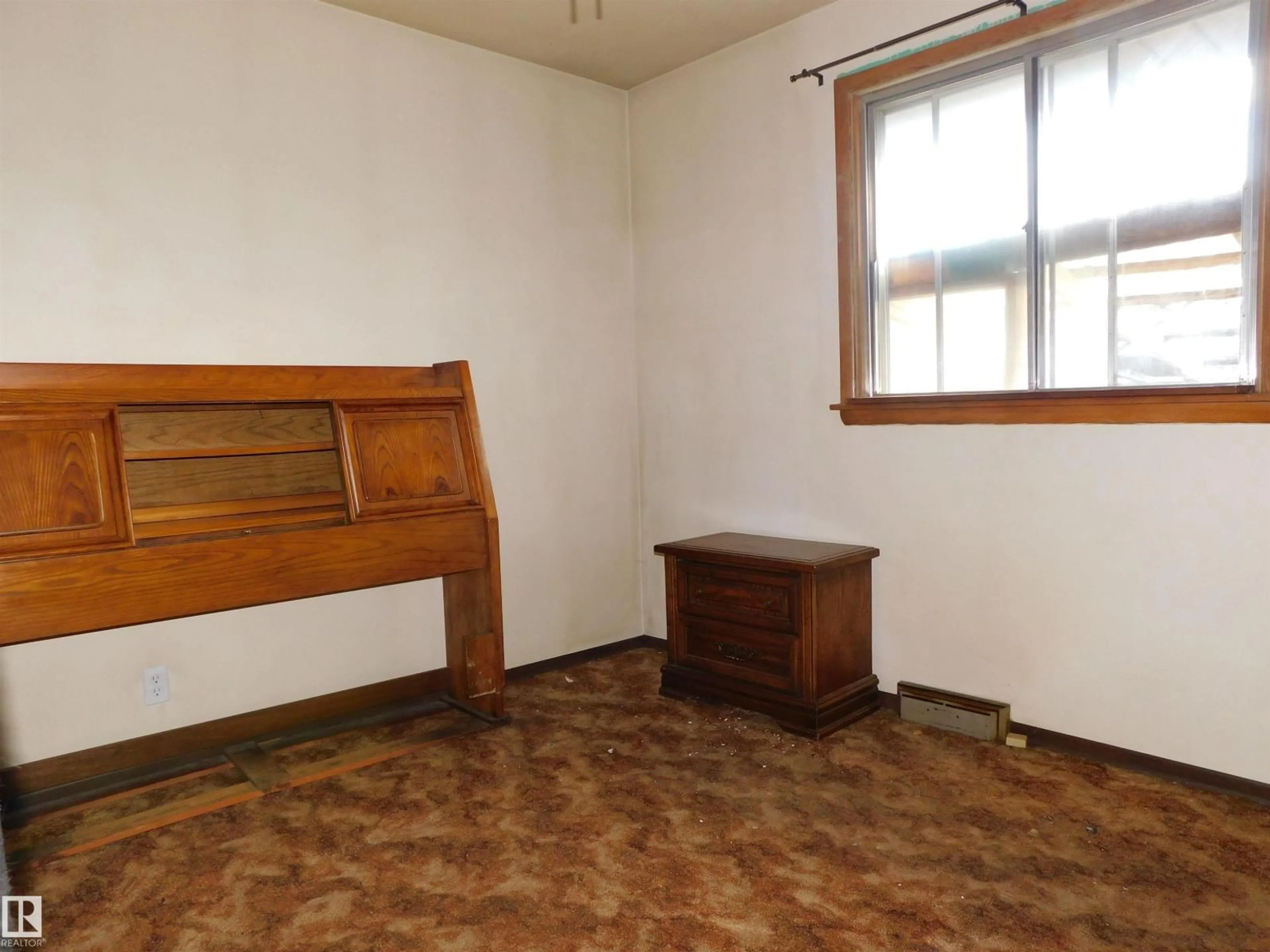 A pic of a room for 12356 132 ST, Edmonton Alberta T5L1P8