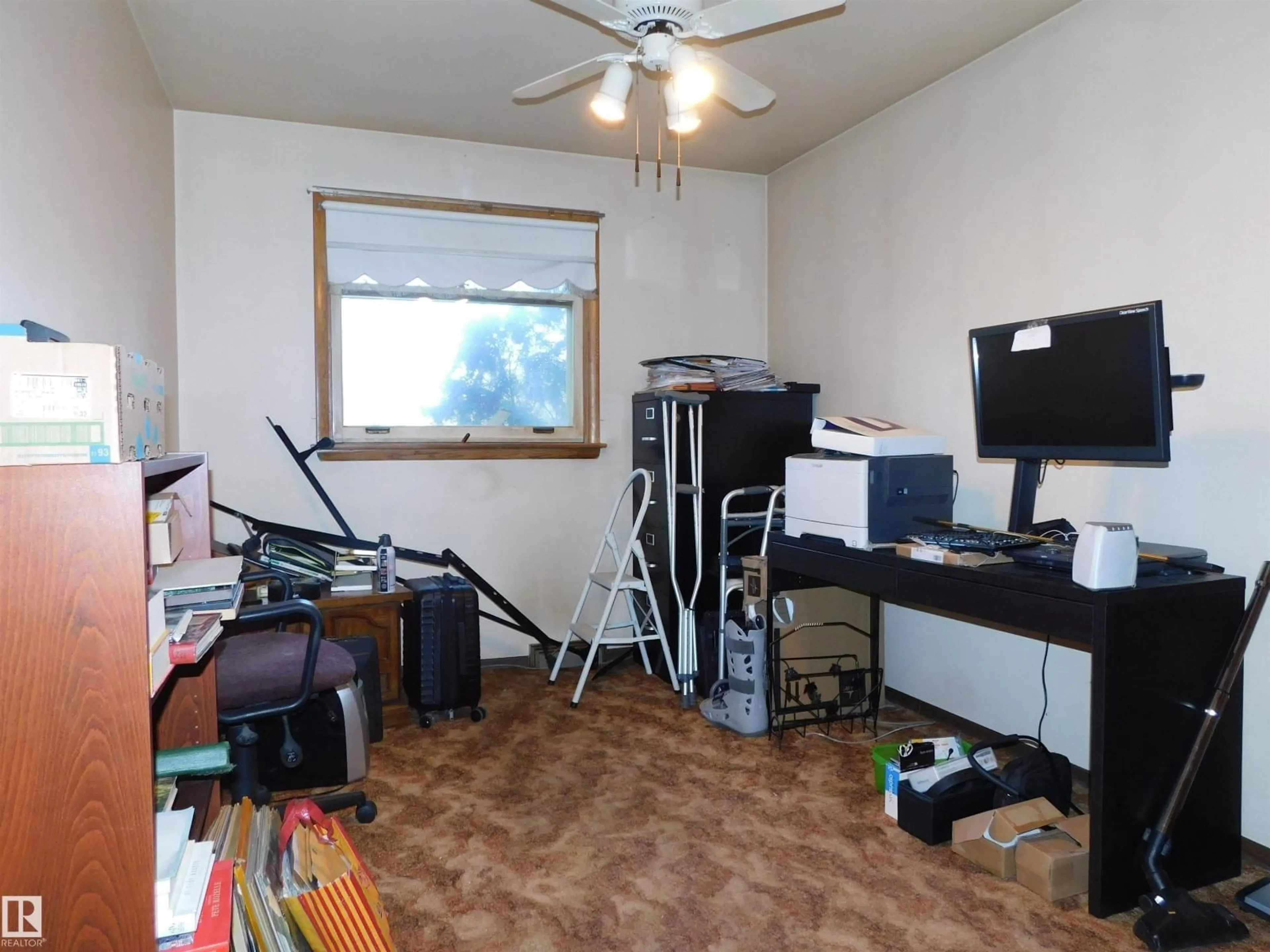 A pic of a room for 12356 132 ST, Edmonton Alberta T5L1P8