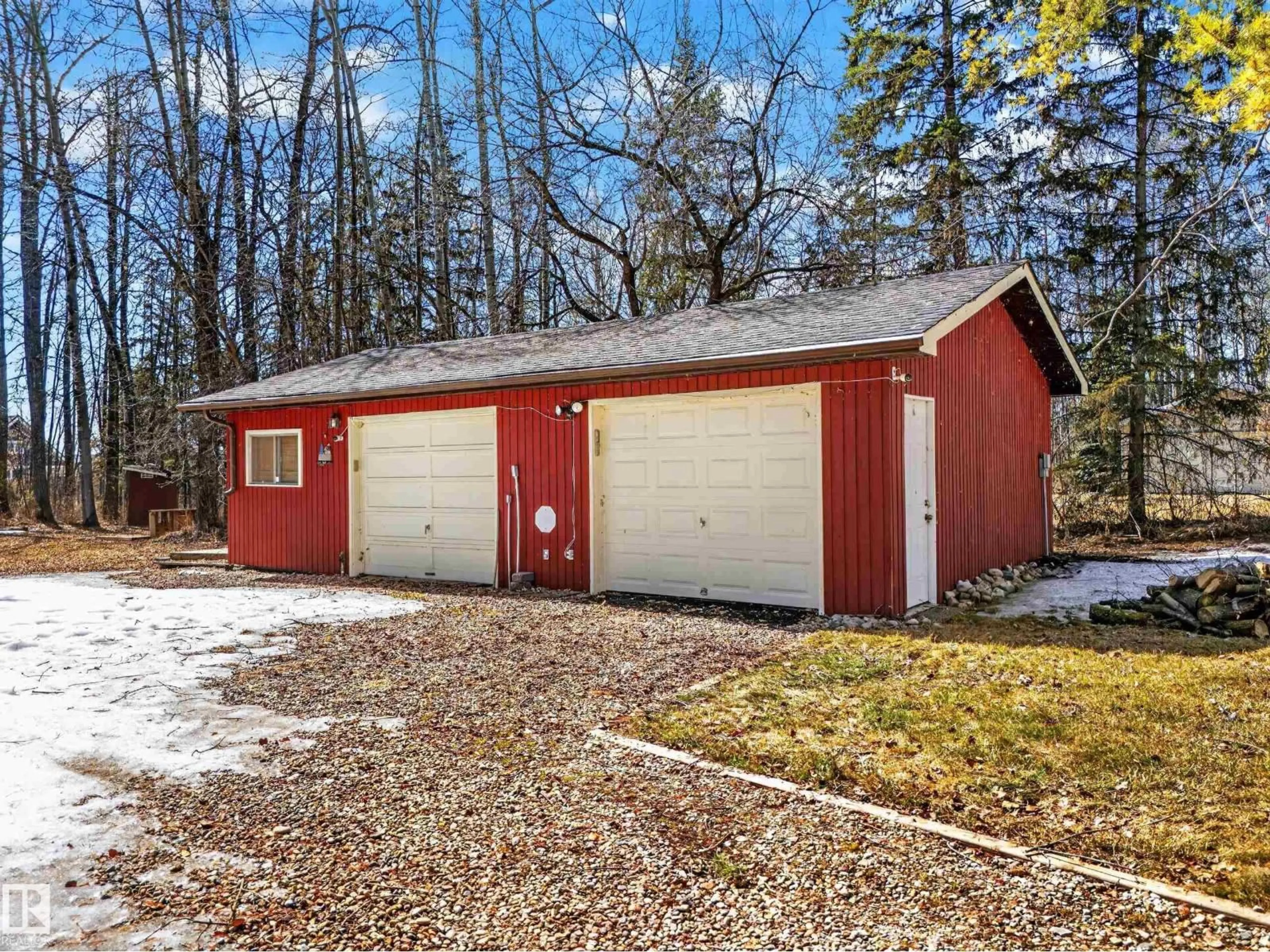 Indoor garage for 132 SUNDANCE BV, Rural Leduc County Alberta T0C2P0