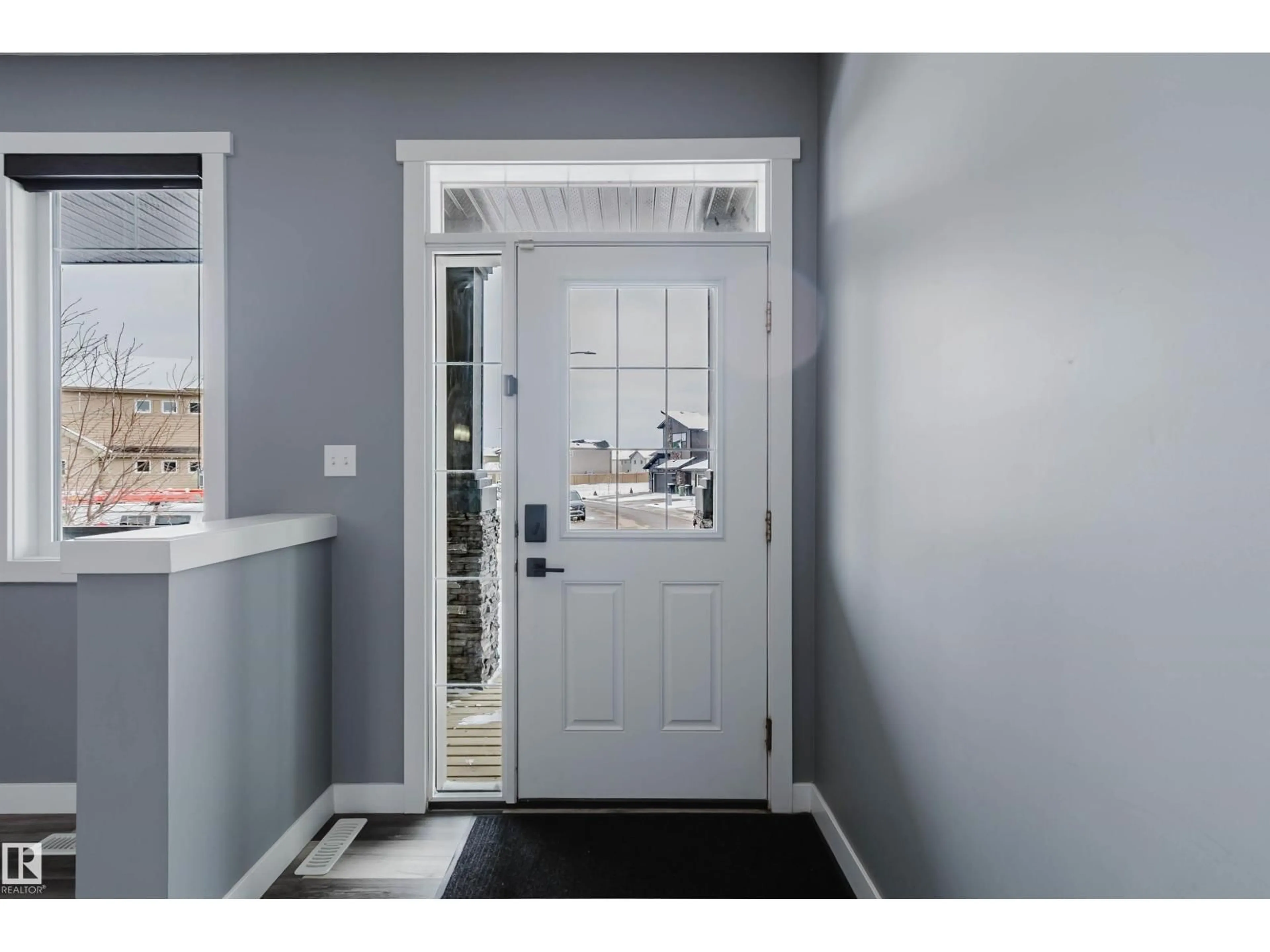 Indoor entryway for 22603 98 AV, Edmonton Alberta T5T7M4