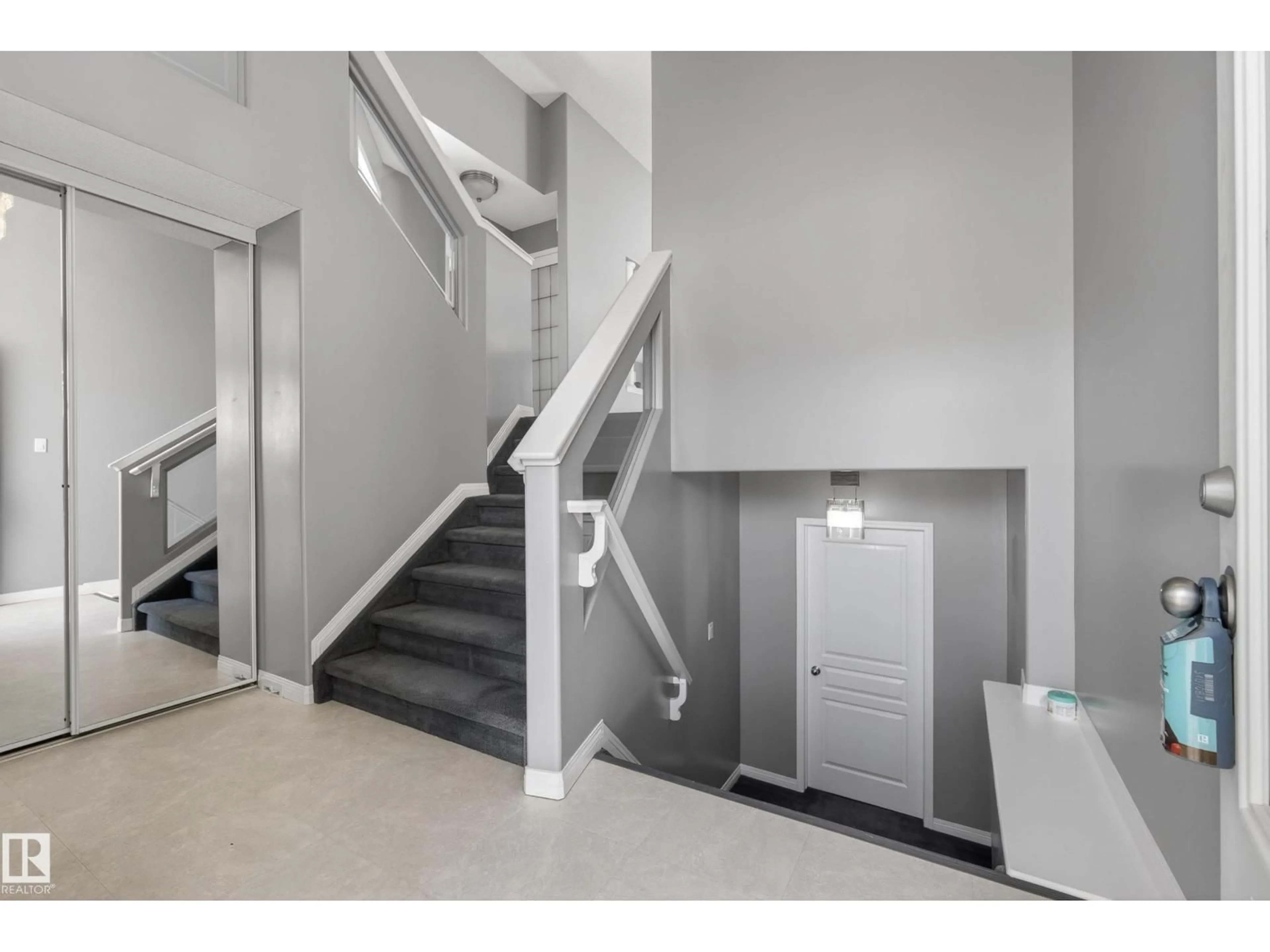 Unknown for 720 87 ST, Edmonton Alberta T6X1G6