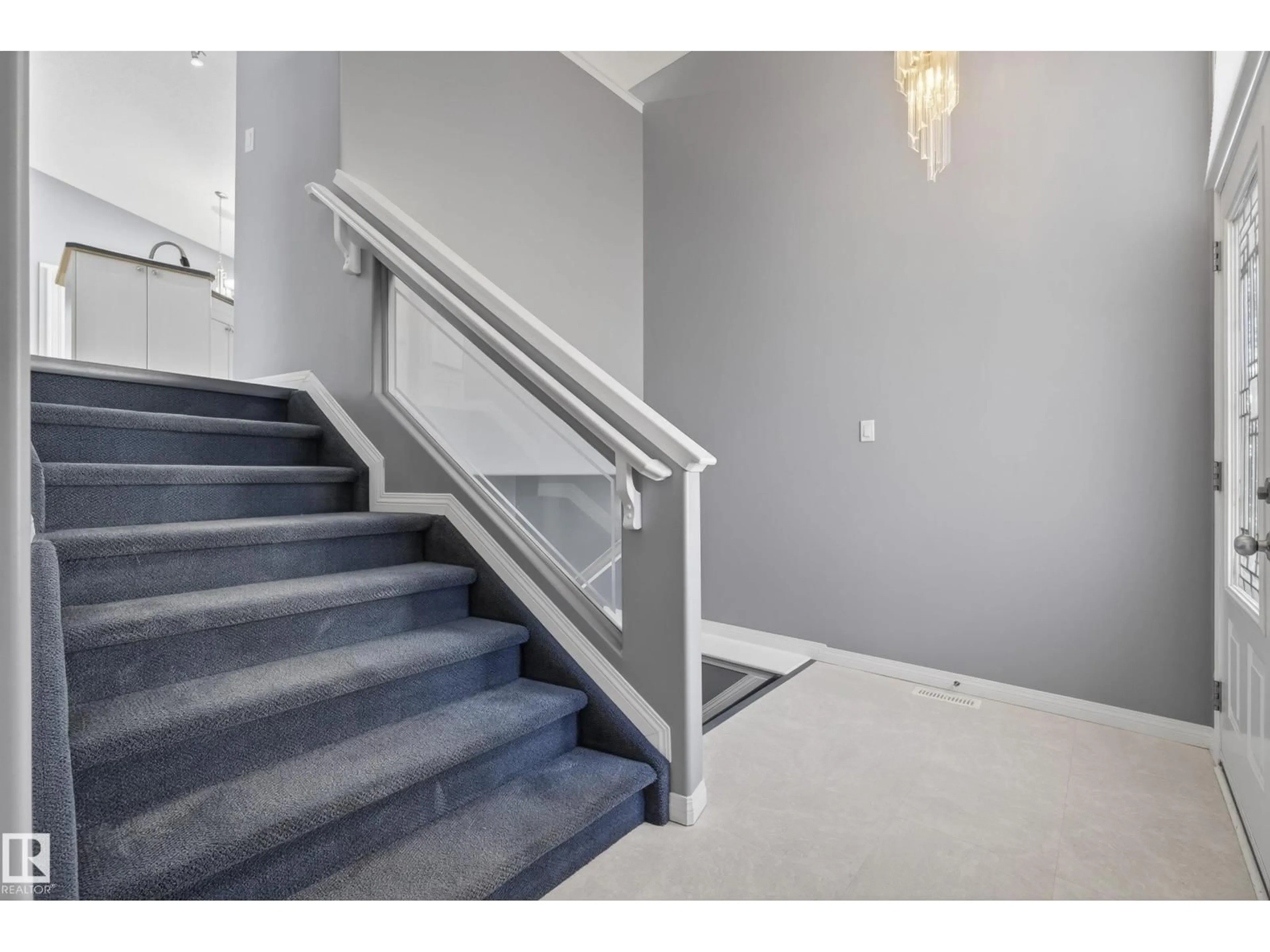 Stairs for 720 87 ST, Edmonton Alberta T6X1G6