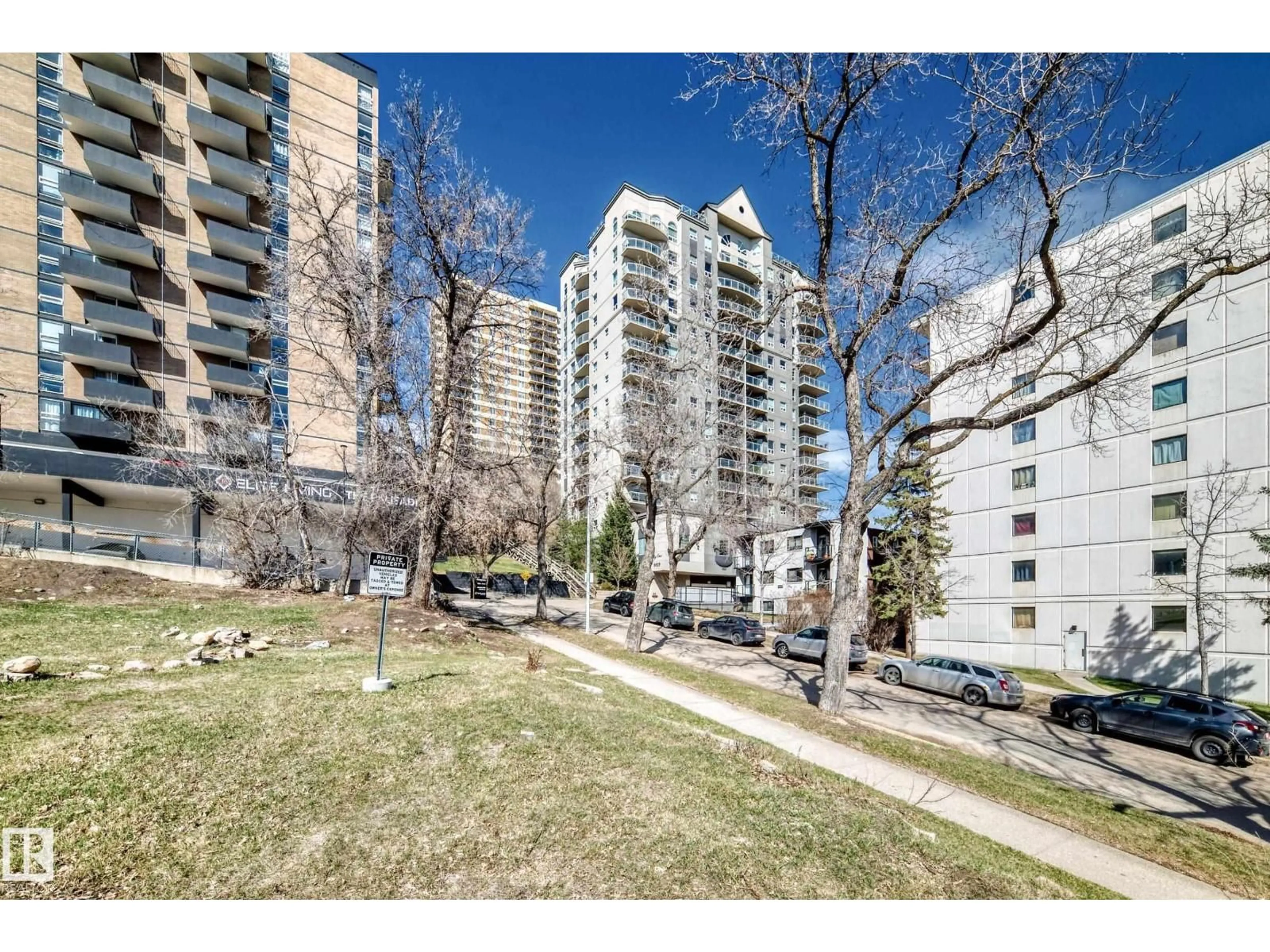 Patio, street for #908 - 9819 104 ST, Edmonton Alberta T5K0Y8