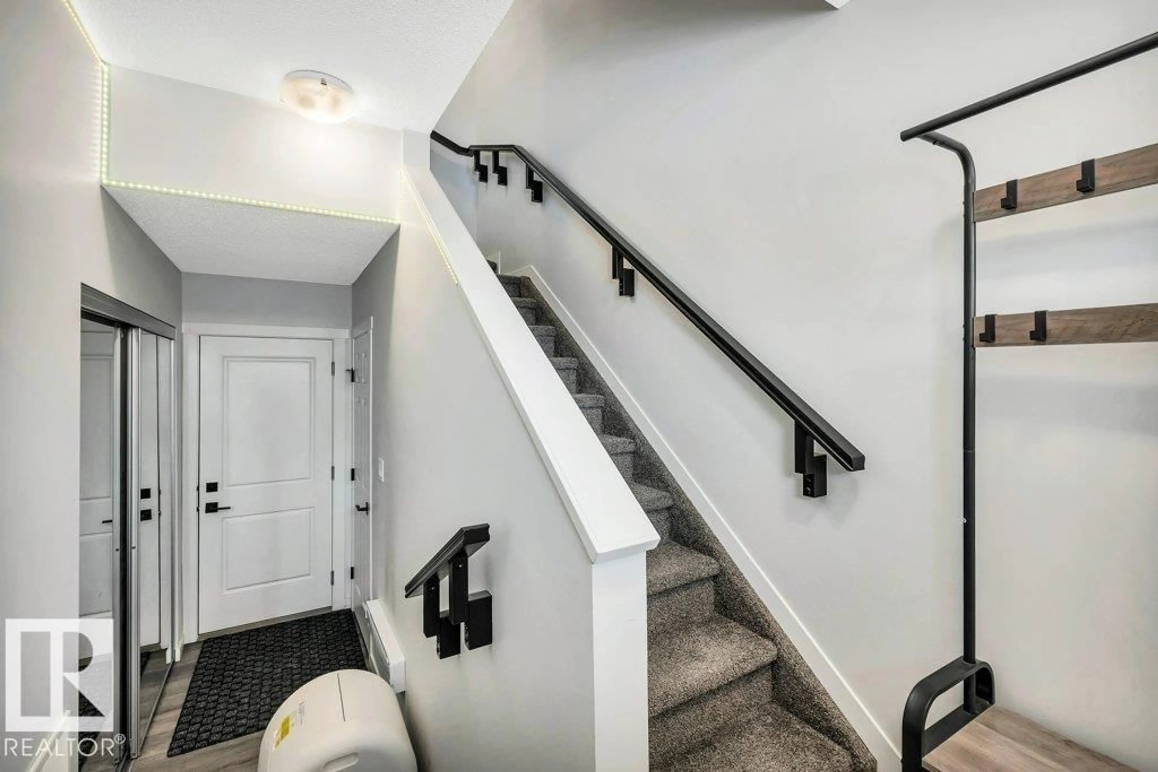 Stairs for 1530 - 28 TAMARACK BV, Edmonton Alberta T6T2E6