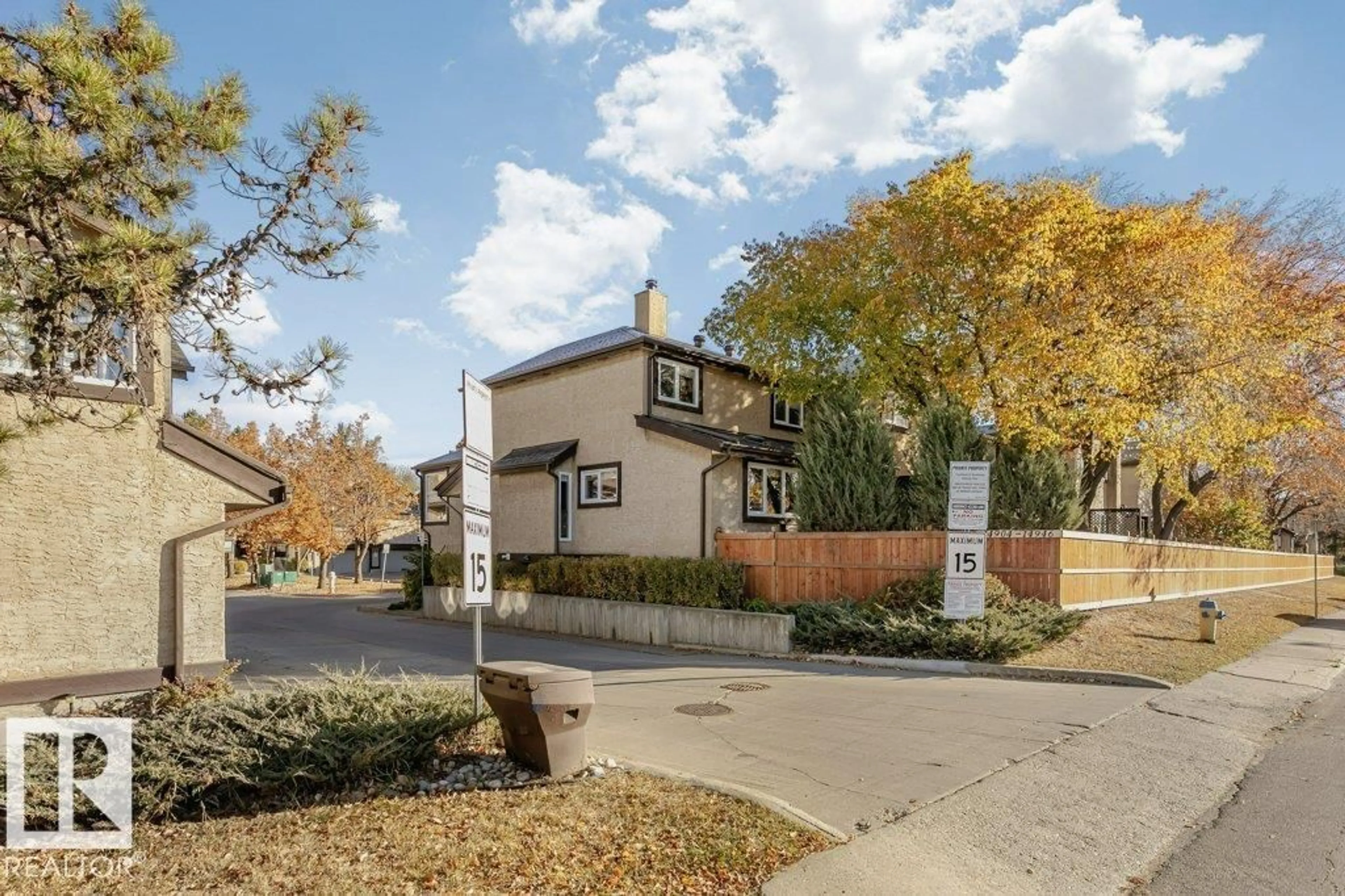 Unknown for 14916 43 AV, Edmonton Alberta T6H5S1