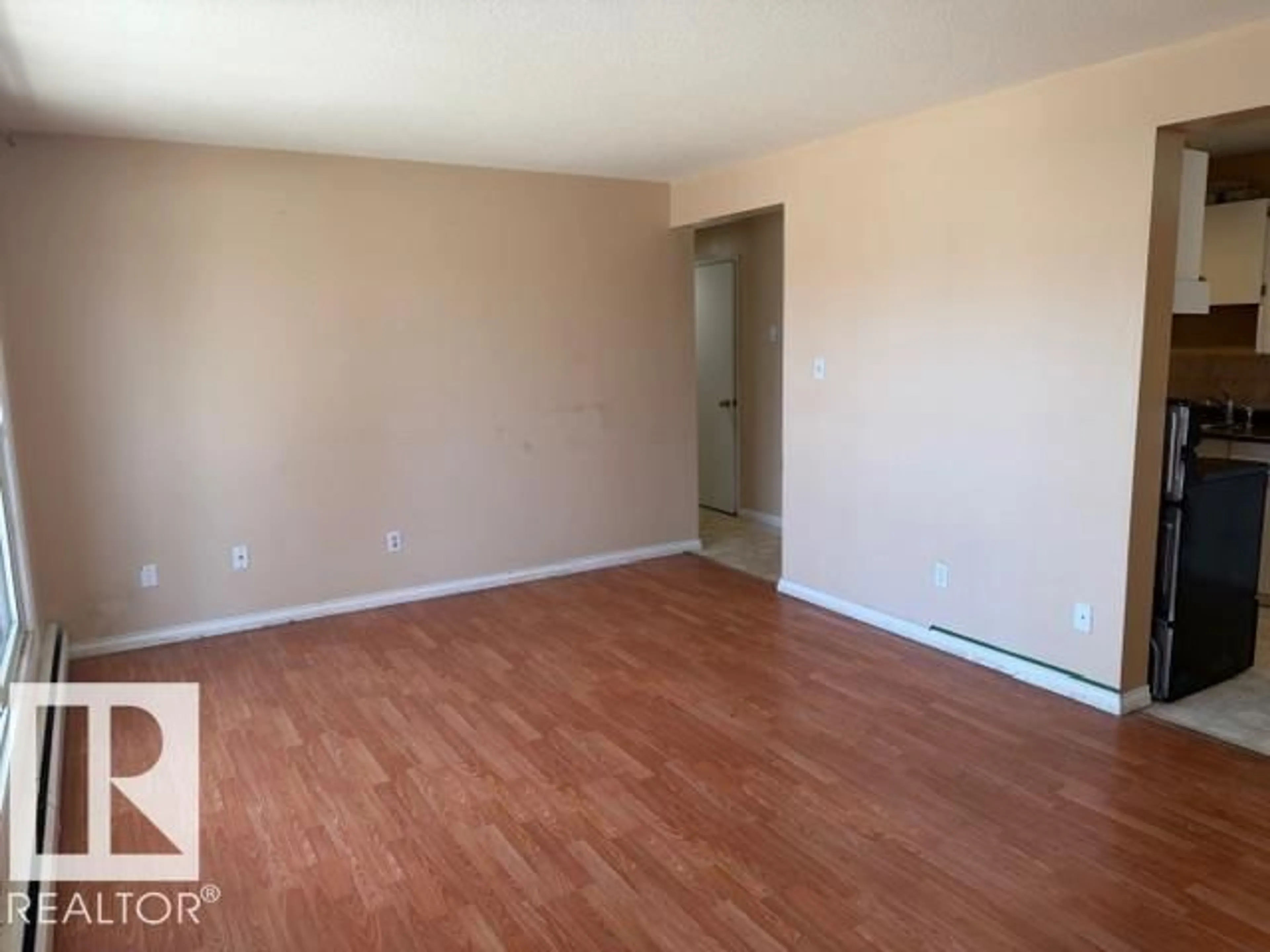 A pic of a room for 201 - 10811 115 ST NW, Edmonton Alberta T5H3L2