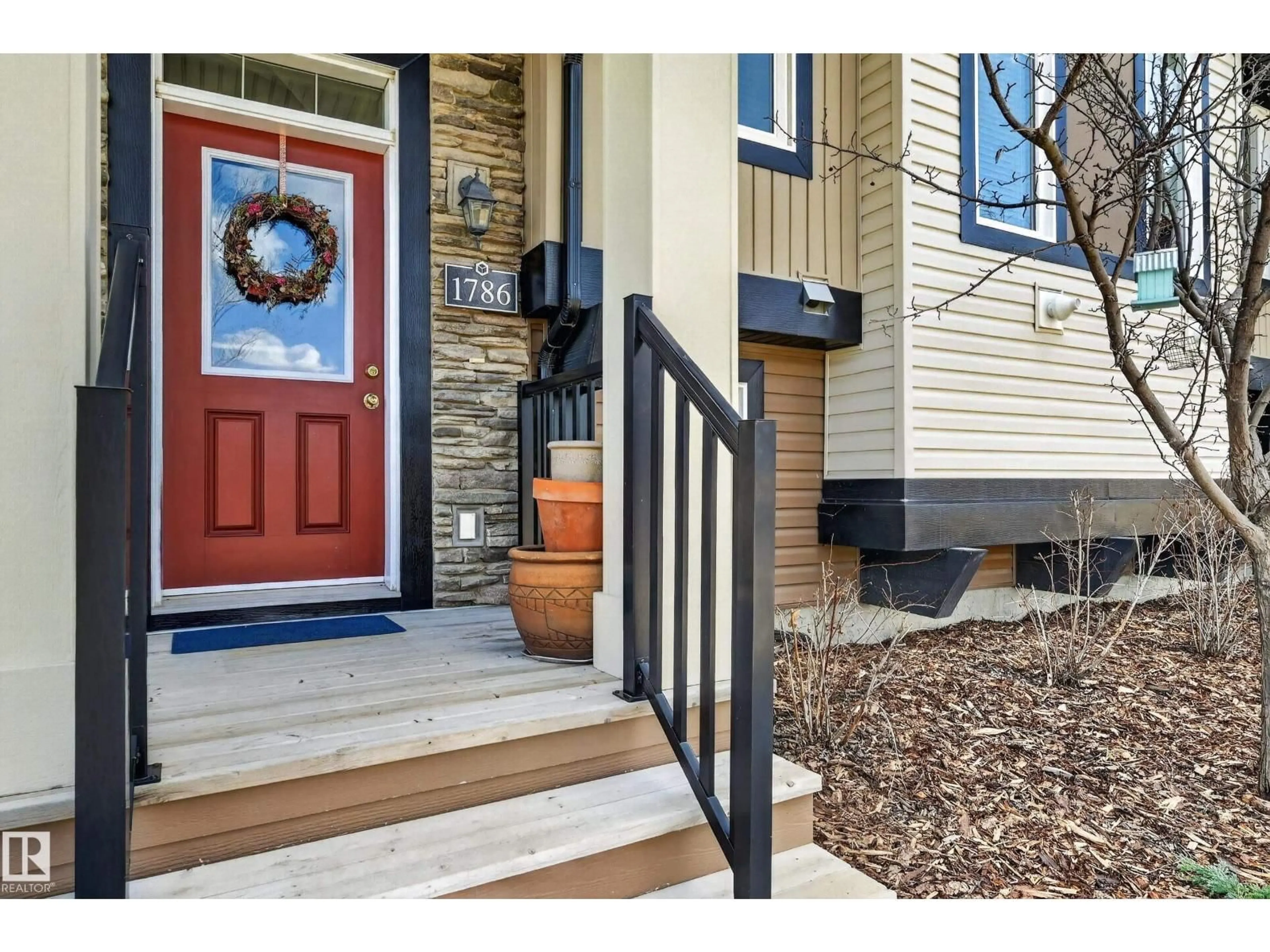 Indoor entryway for SW SW - 1786 CUNNINGHAM WY, Edmonton Alberta T6W2J5