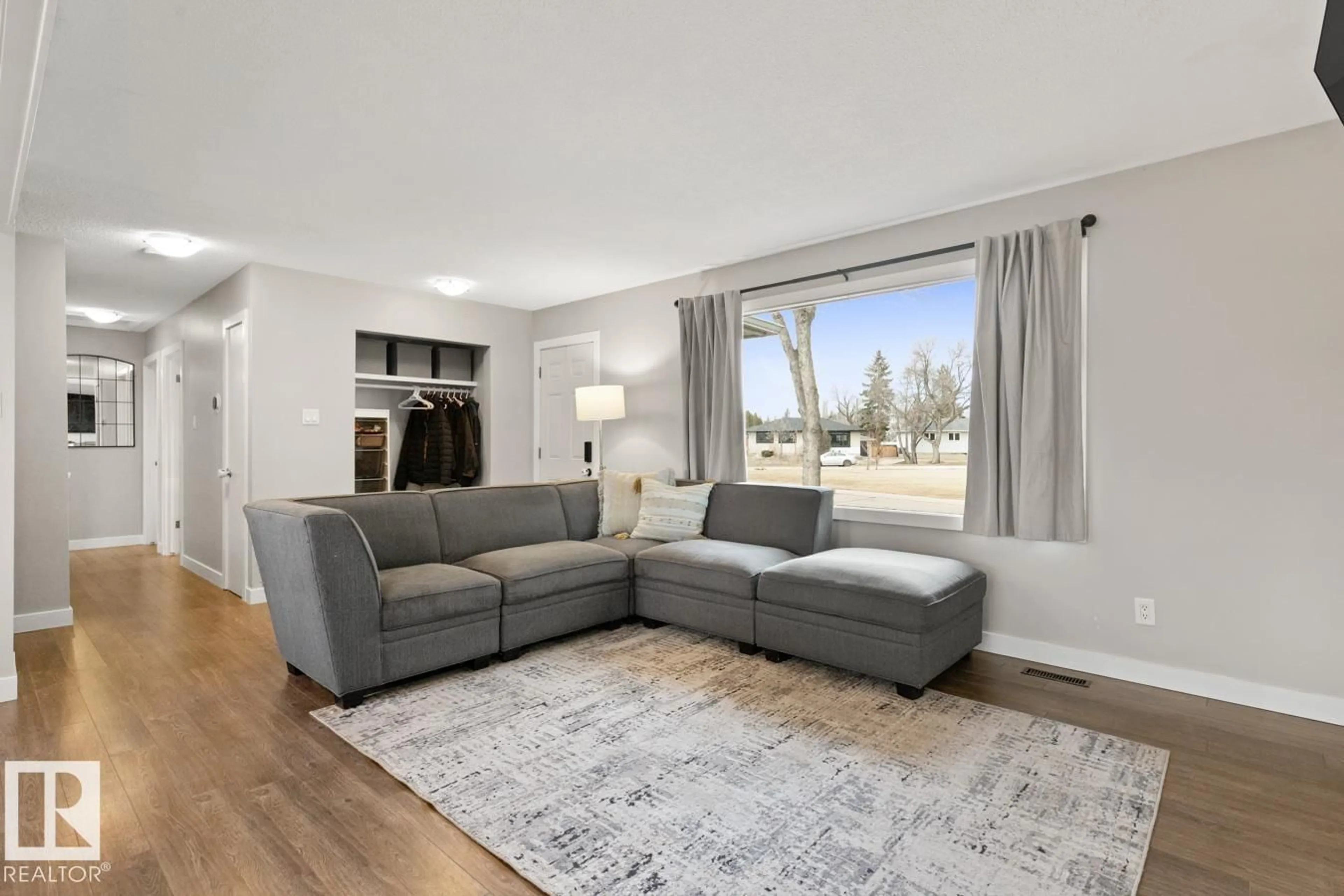 Living room with furniture, unknown for 20 CARAGANA AV, Sherwood Park Alberta T8A1W7