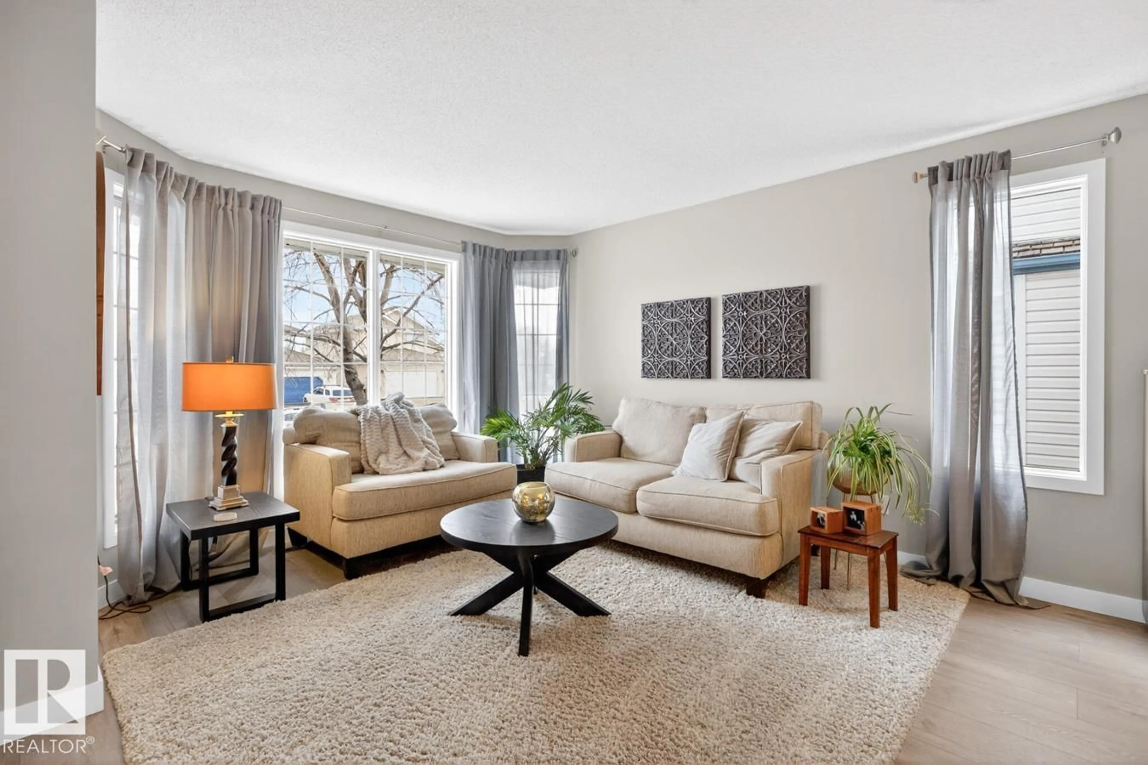 Living room with furniture, unknown for 252 NORWICH BA, Sherwood Park Alberta T8A5S2