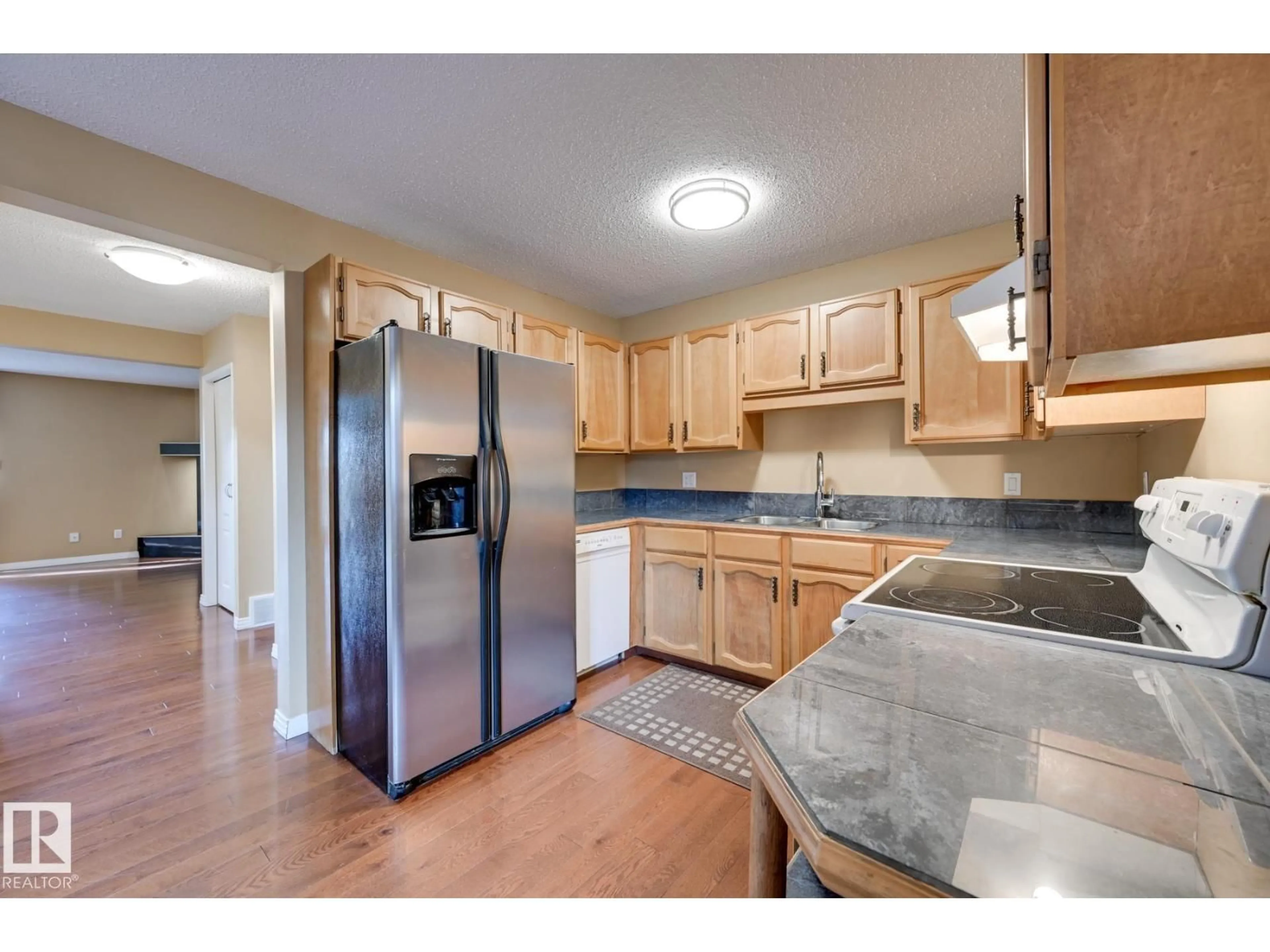 Standard kitchen, unknown for 10634 158 AV, Edmonton Alberta T5X4H5