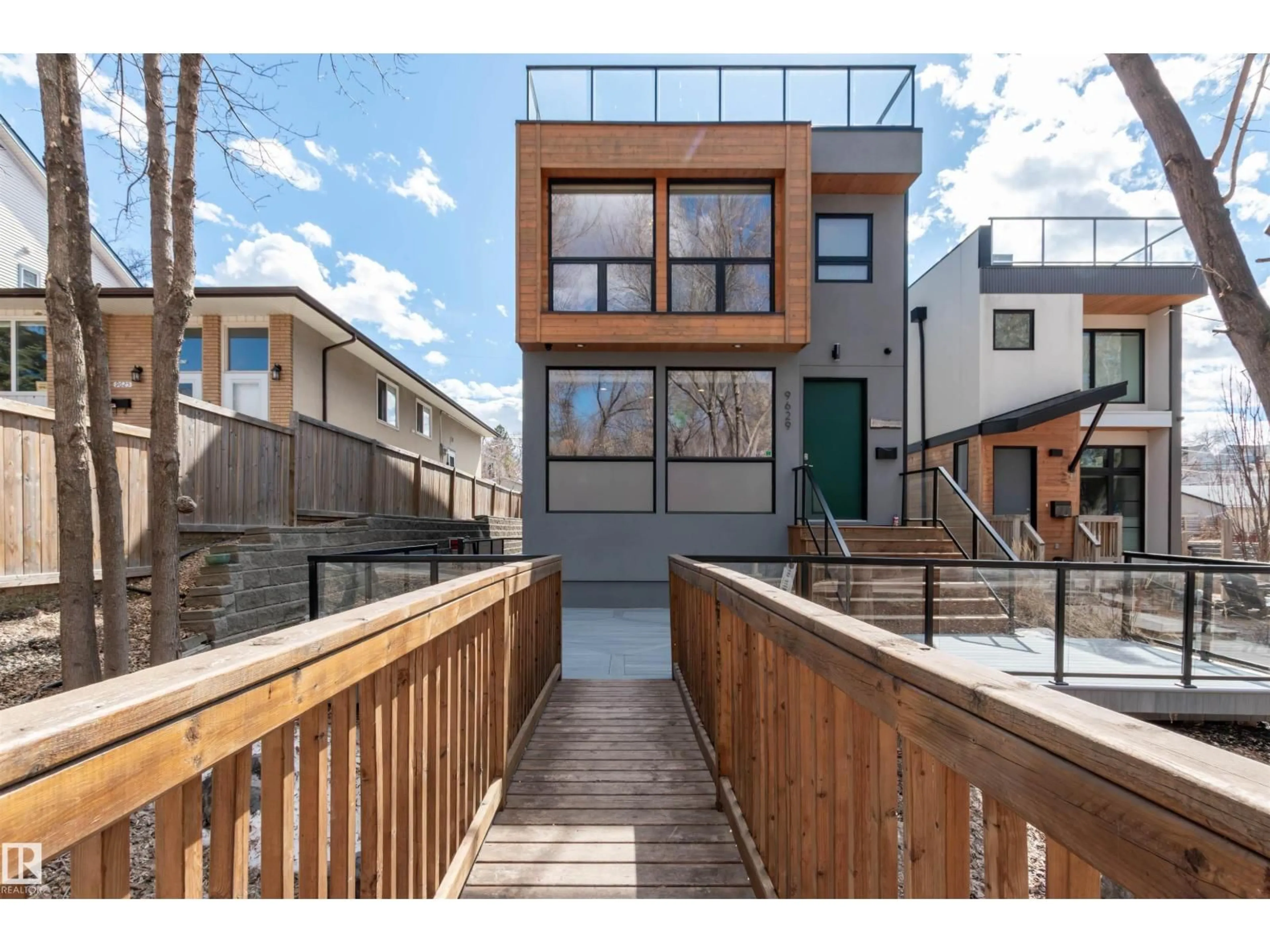 Unknown for 9629 84 AV, Edmonton Alberta T6C1E7