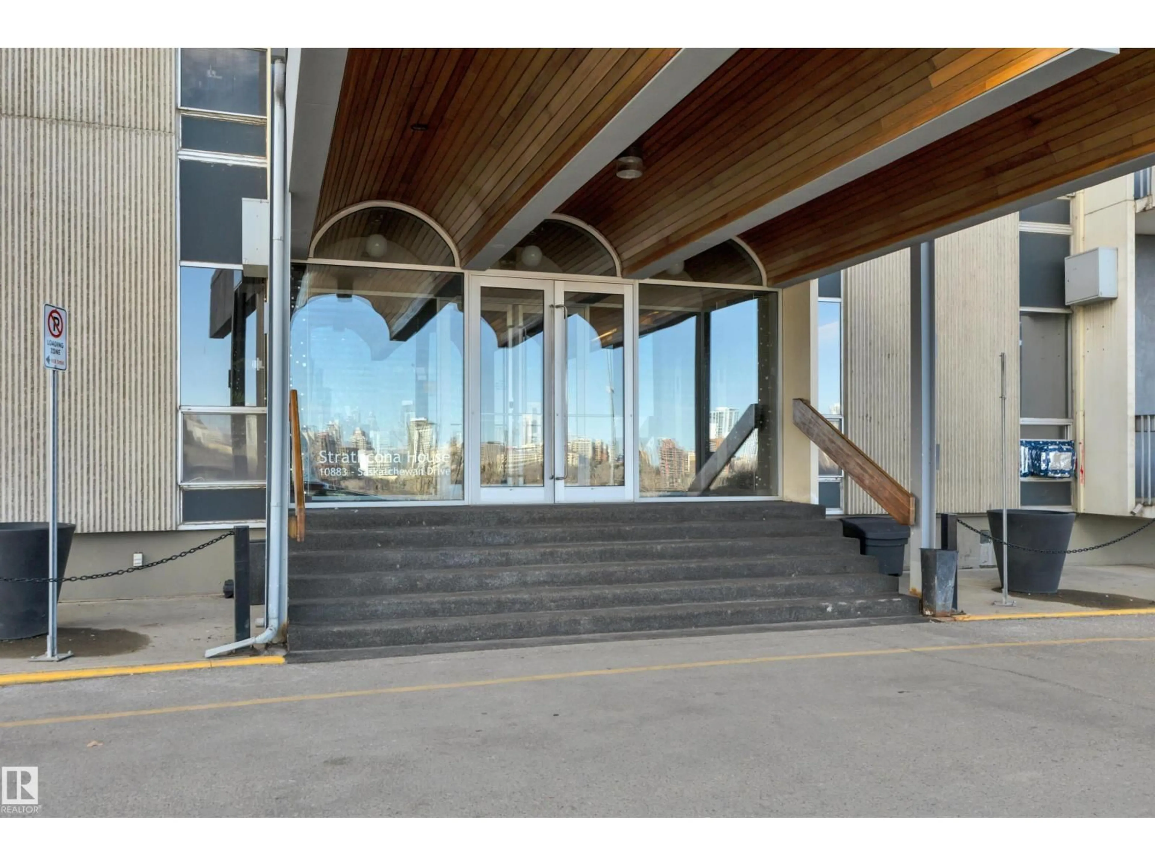 Indoor foyer for #210 - 10883 SASKATCHEWAN DR, Edmonton Alberta T6E4S6