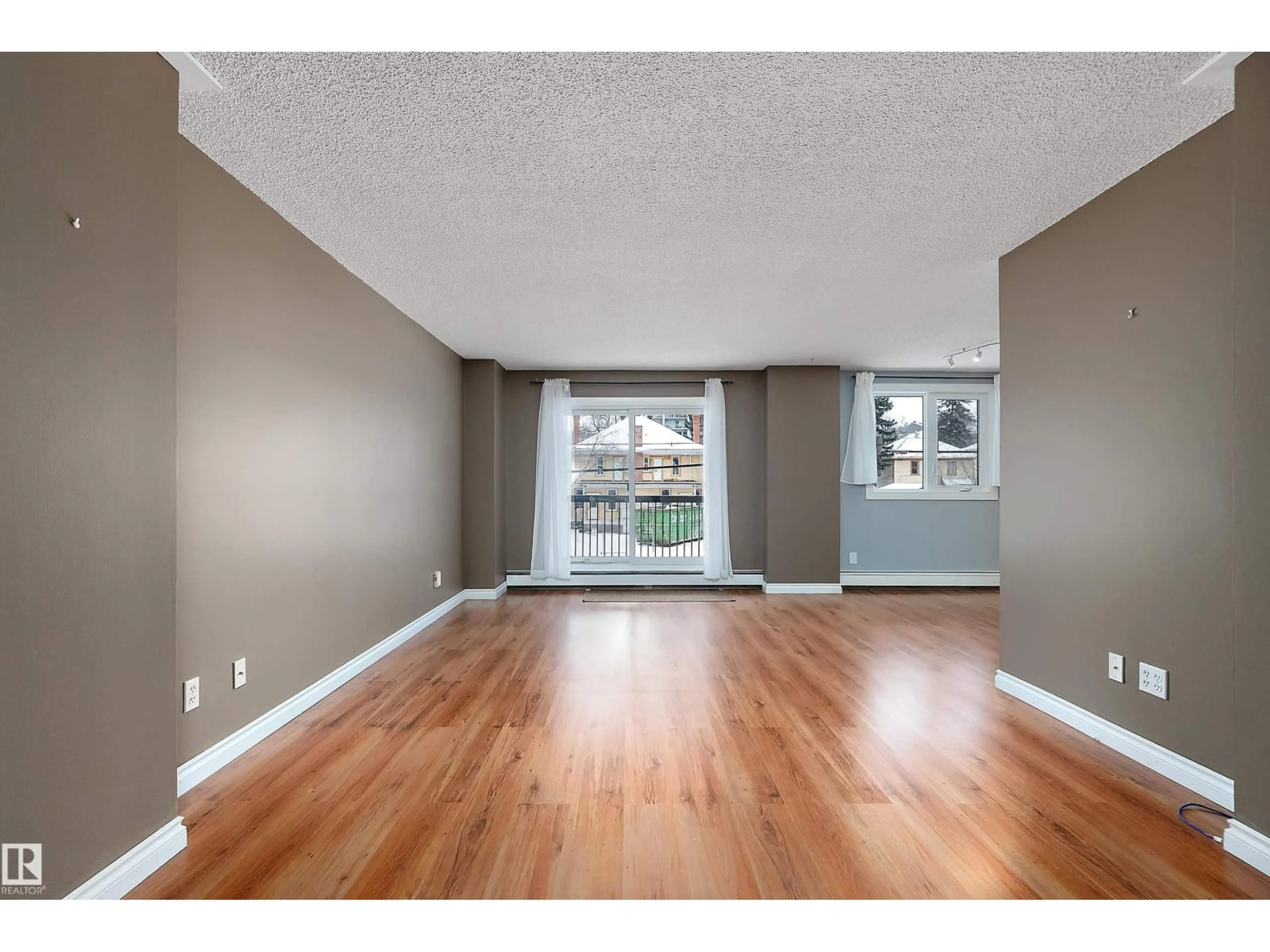 A pic of a room for 206 9929 113 ST NW, Edmonton Alberta T5K2N9