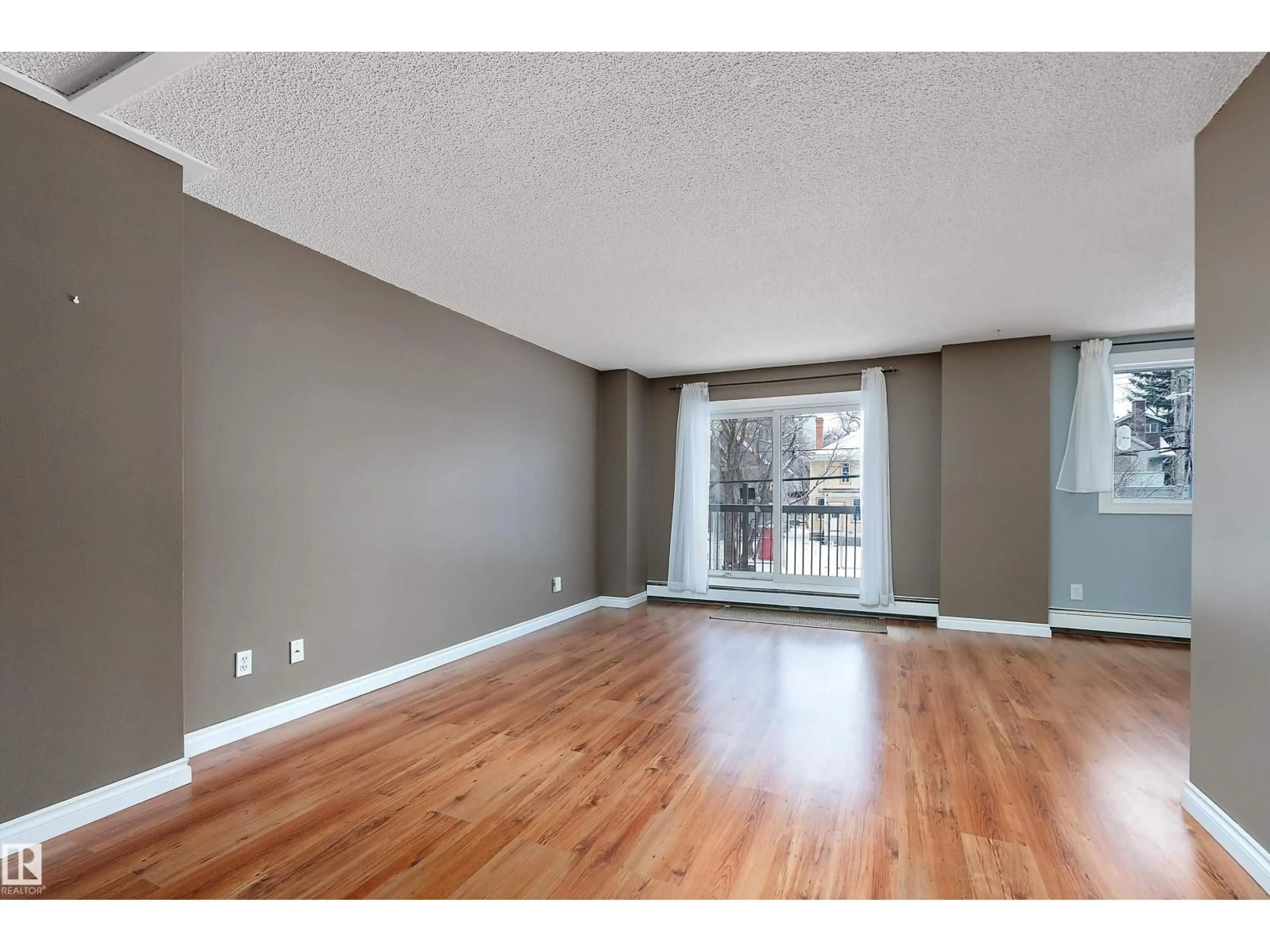 A pic of a room for 206 9929 113 ST NW, Edmonton Alberta T5K2N9