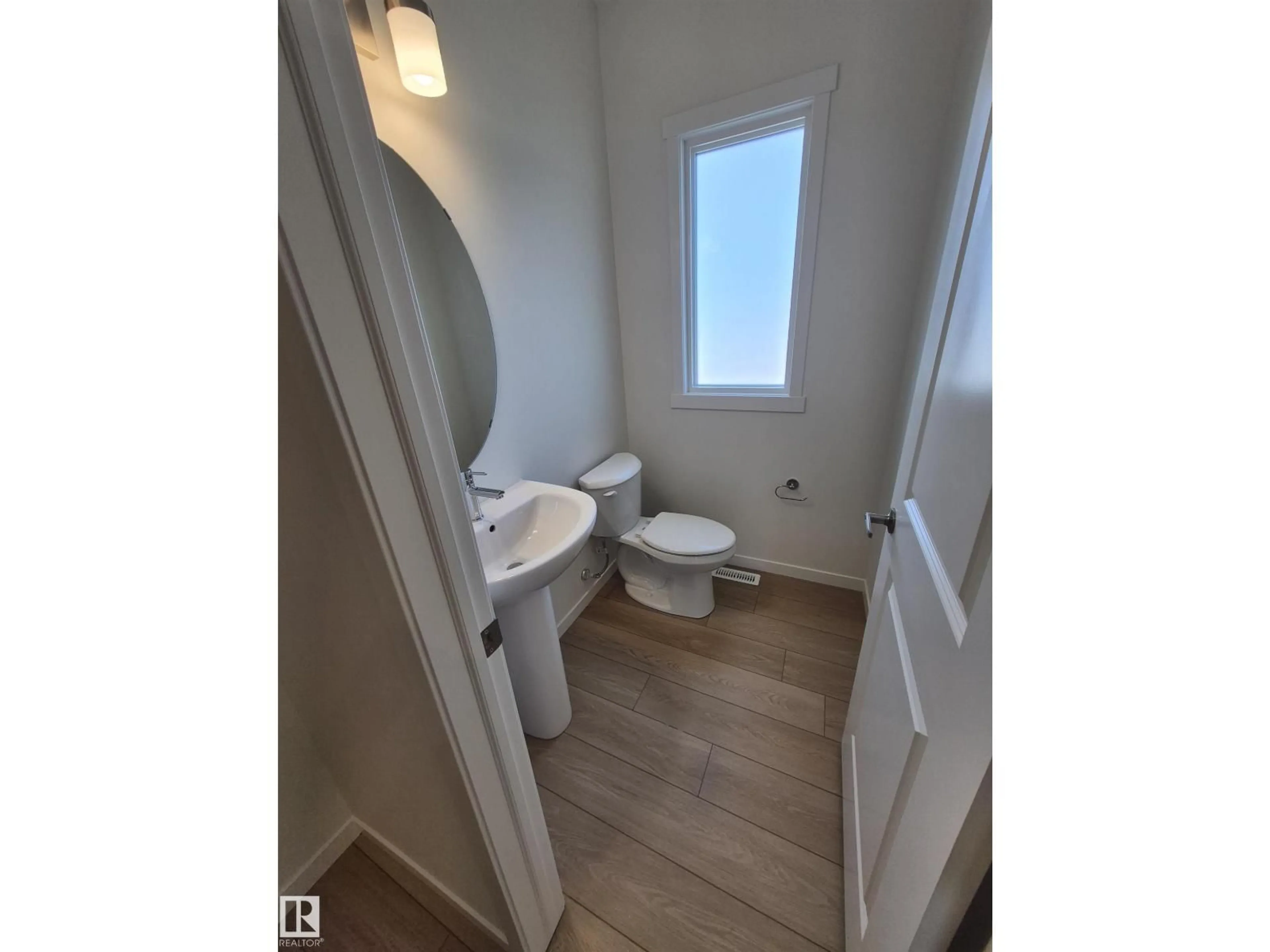 A pic of a room for 1086 MCLEOD AV, Spruce Grove Alberta T7X4G8