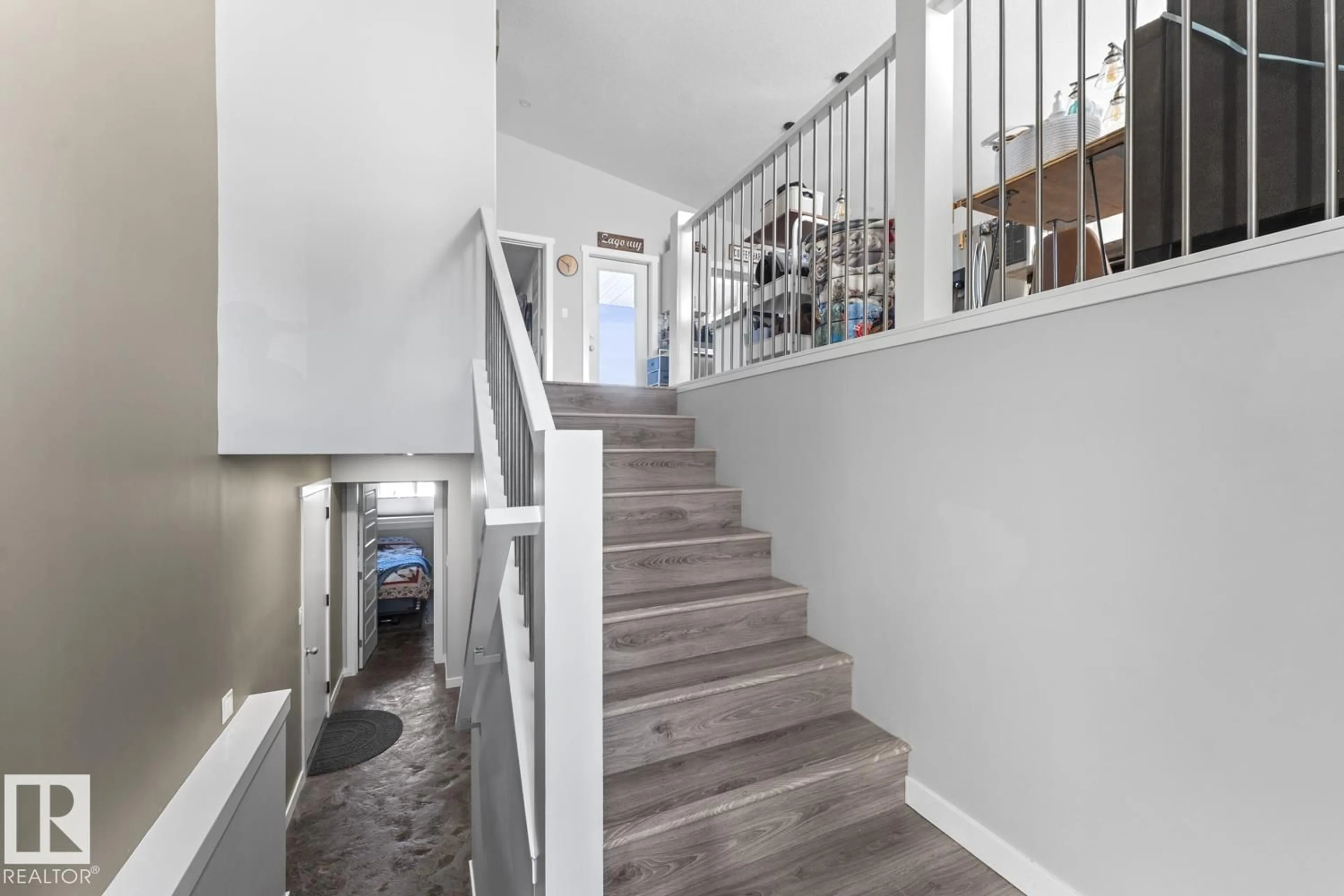 Stairs for 404 LAKEWOOD WY, Cold Lake Alberta T9M0K7