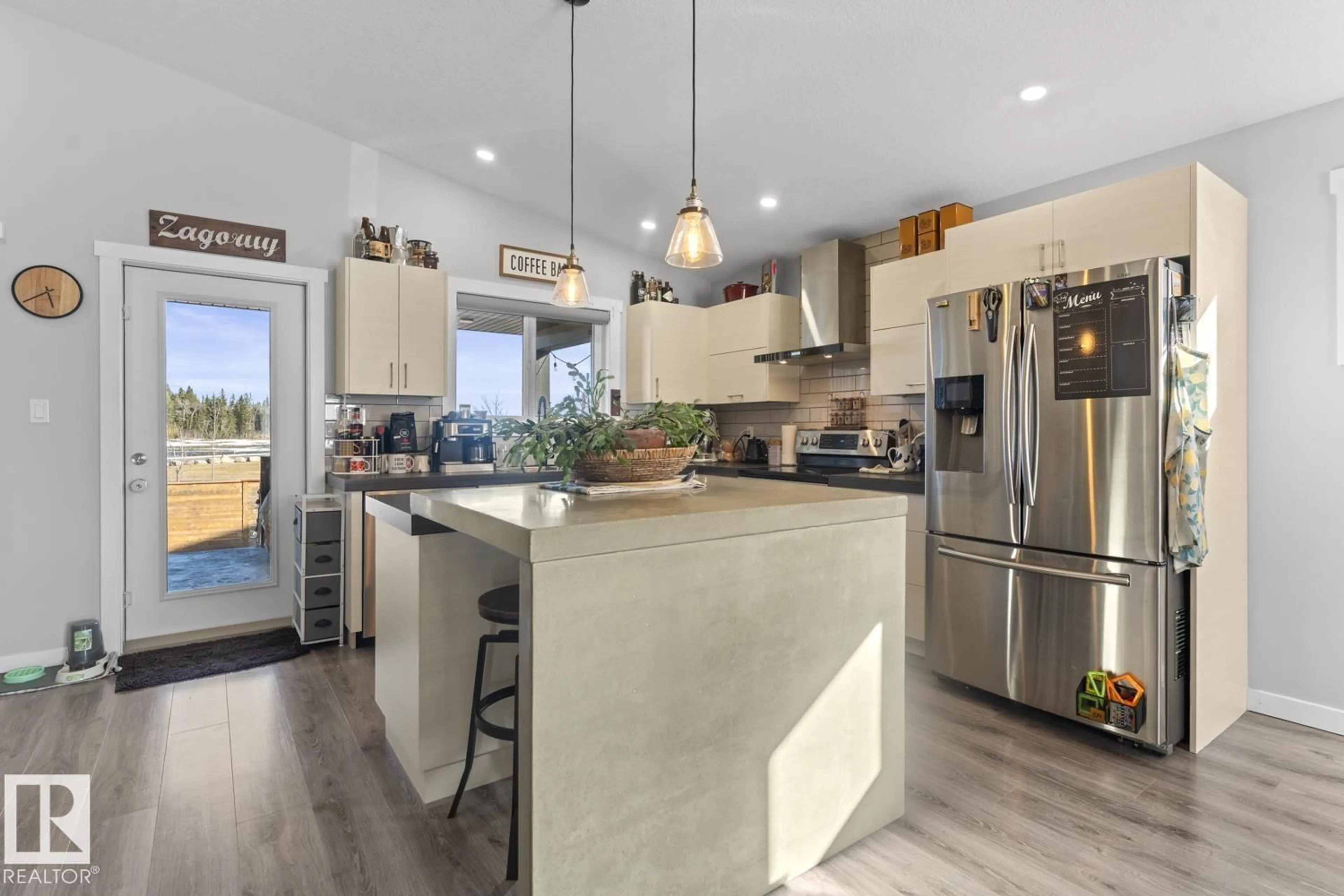 Open concept kitchen, unknown for 404 LAKEWOOD WY, Cold Lake Alberta T9M0K7