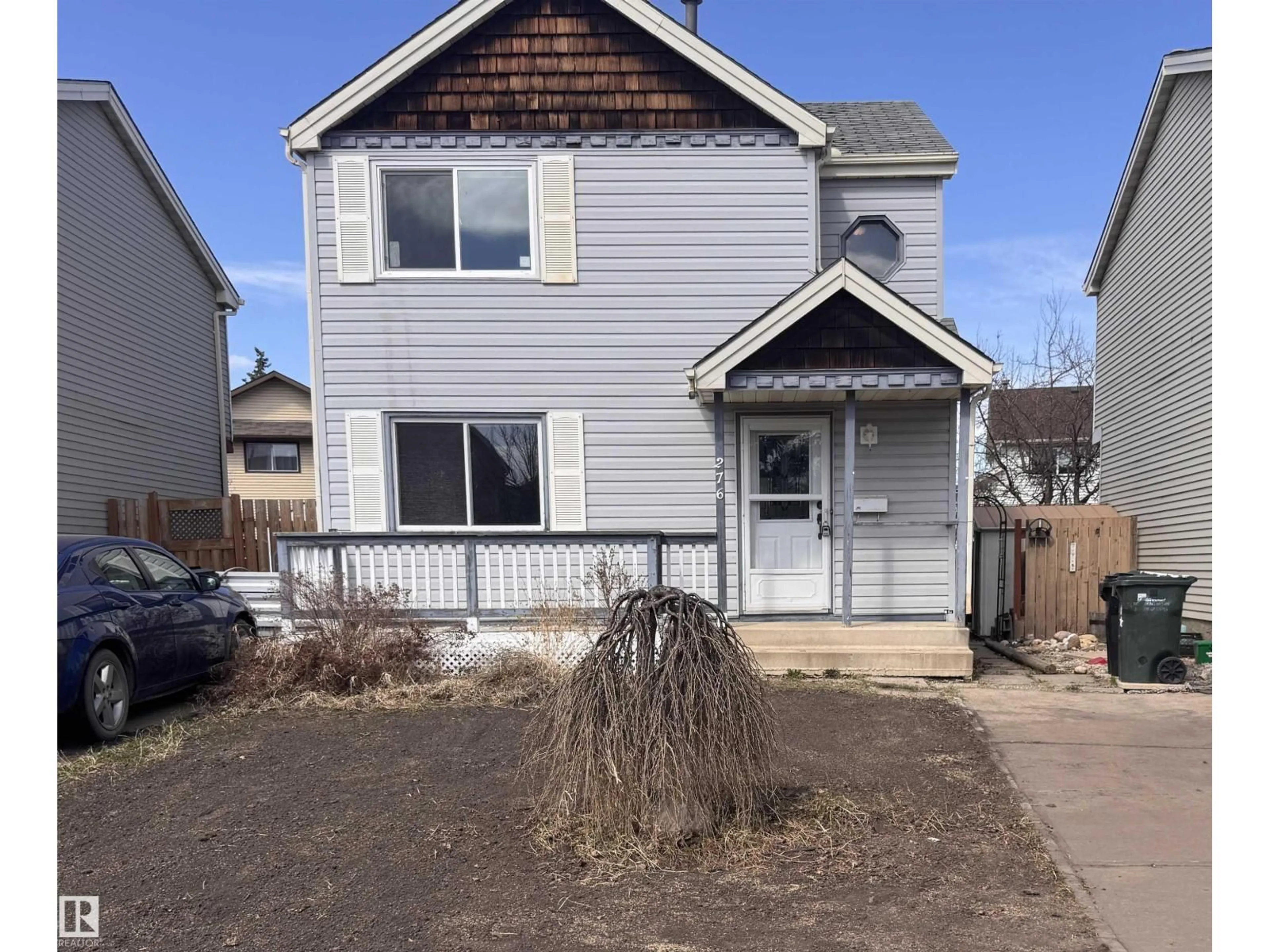 Home with vinyl exterior material, street for 276 VANTAGE LN, Sherwood Park Alberta T8A4J2
