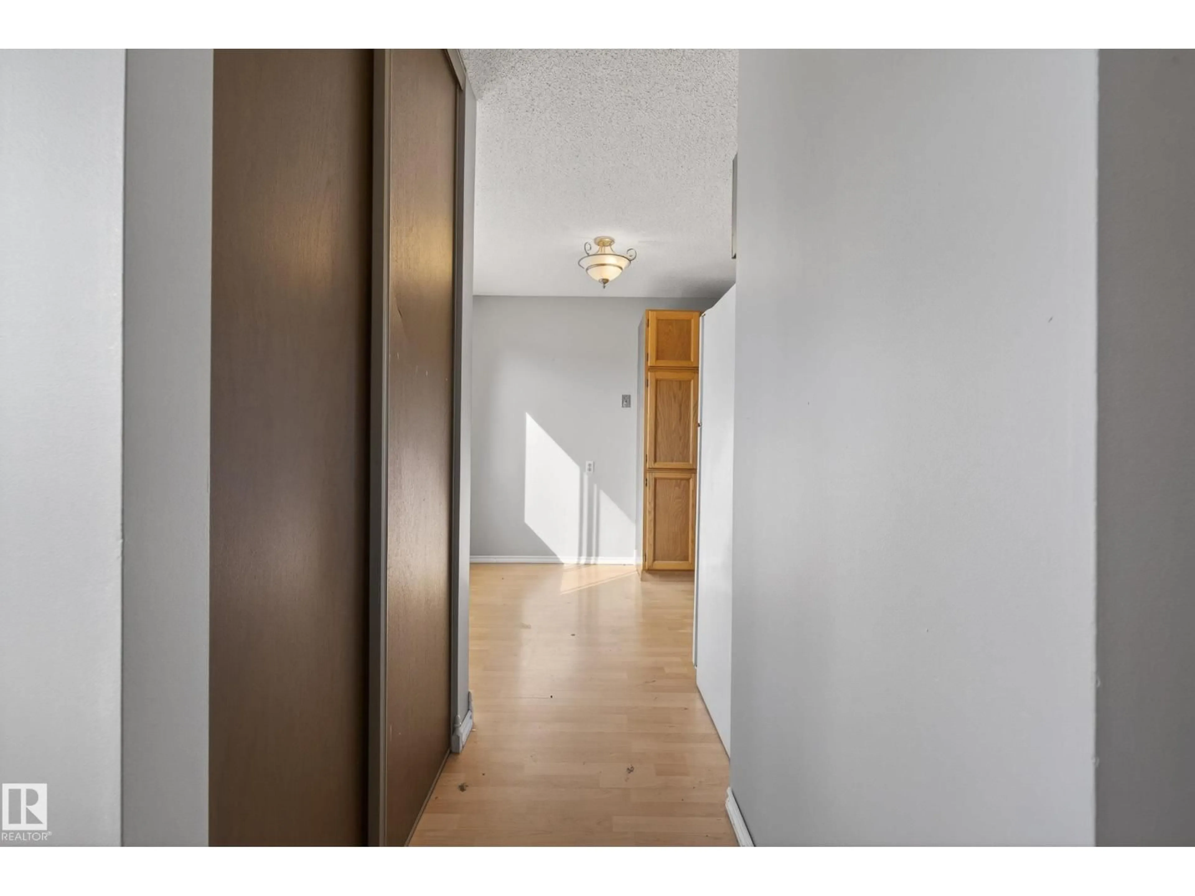 Indoor entryway for 276 VANTAGE LN, Sherwood Park Alberta T8A4J2